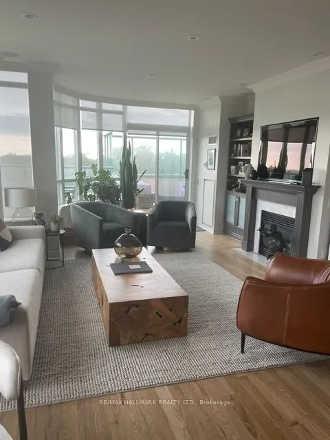 9 Boardwalk Drive, #PH5