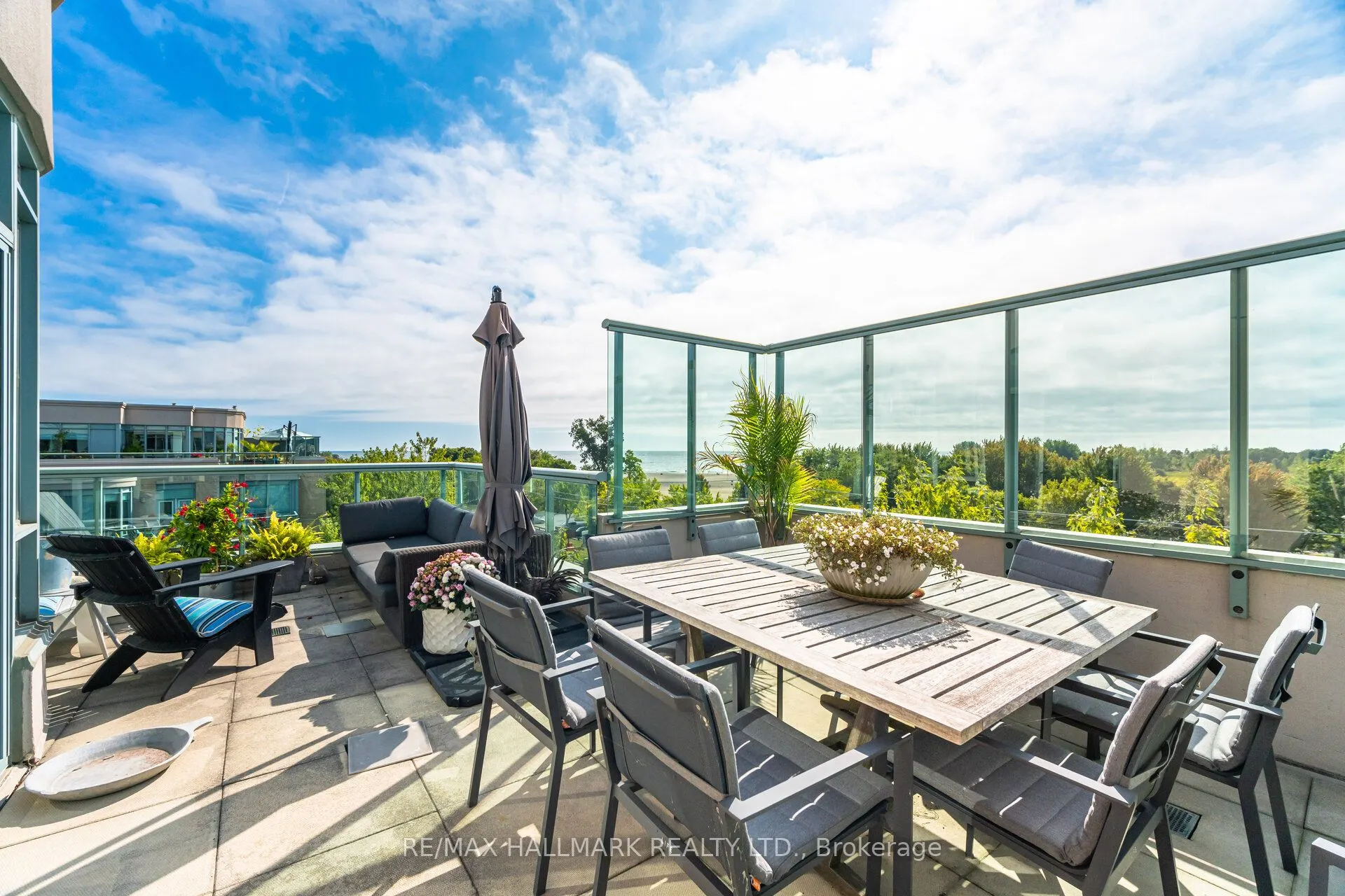 9 Boardwalk Drive, #PH5