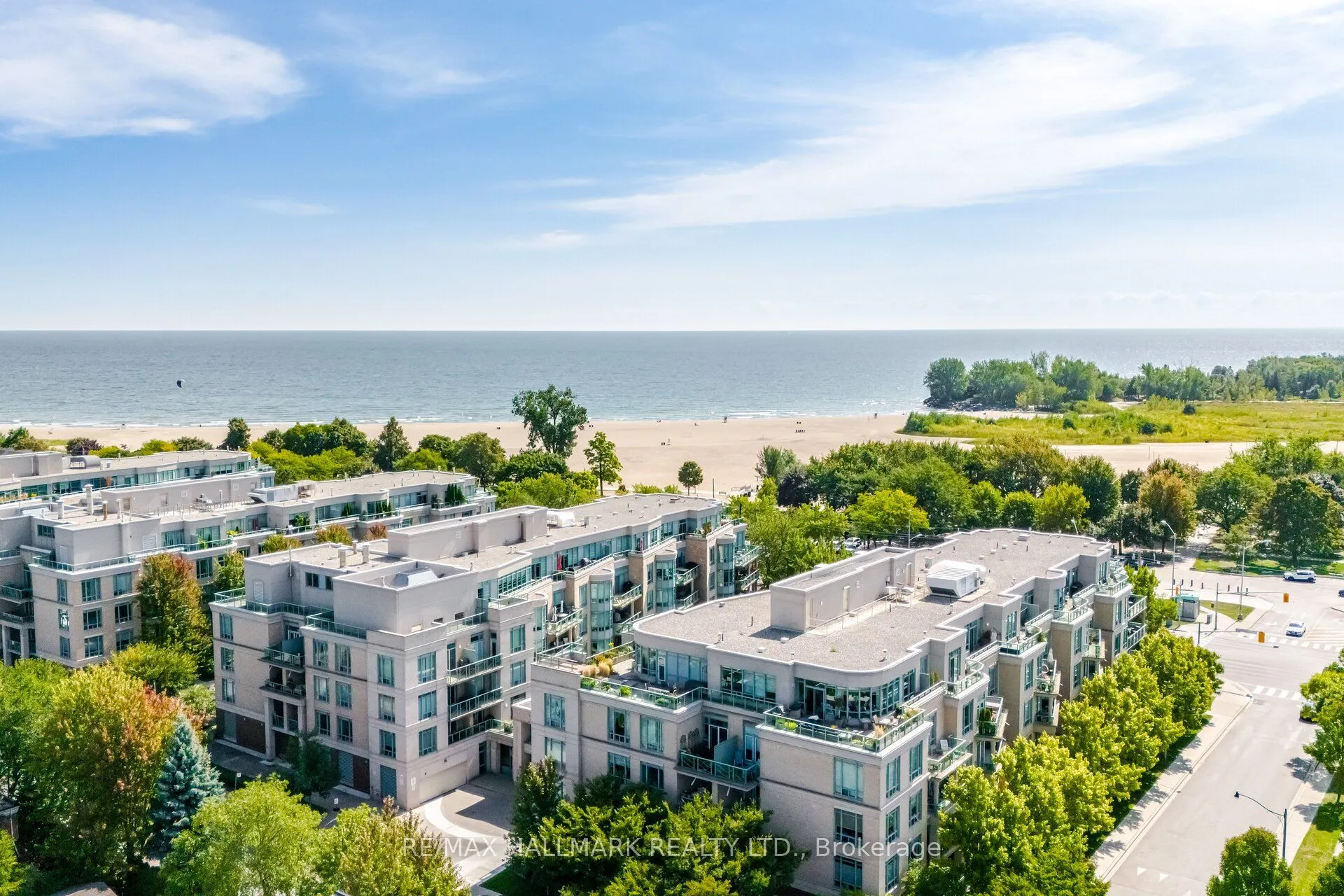 9 Boardwalk Drive, #PH5