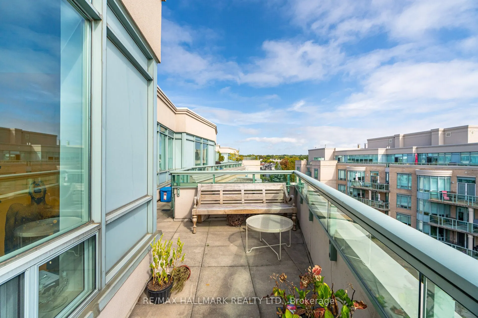 9 Boardwalk Drive, #PH5