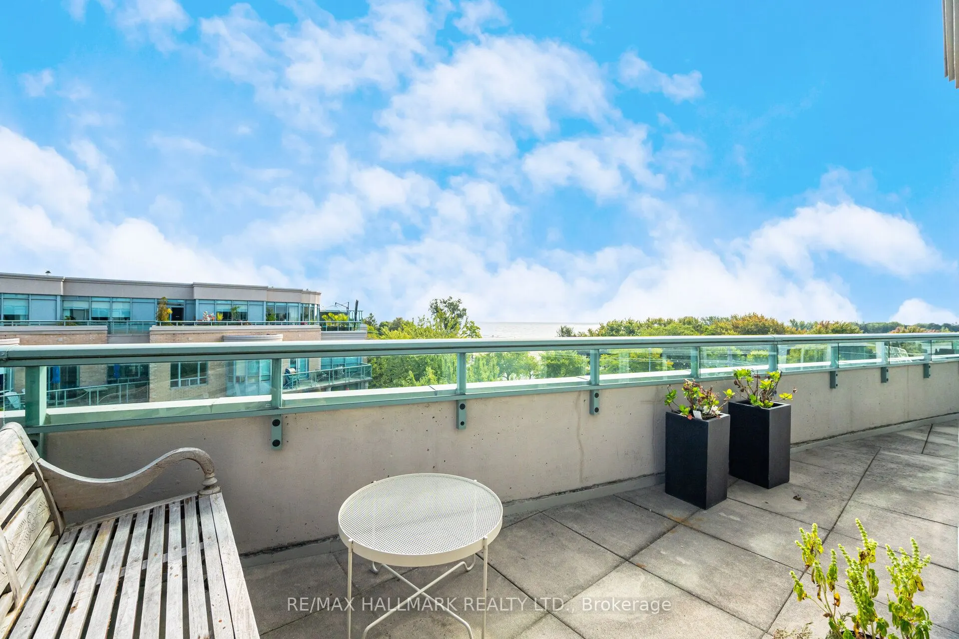 9 Boardwalk Drive, #PH5