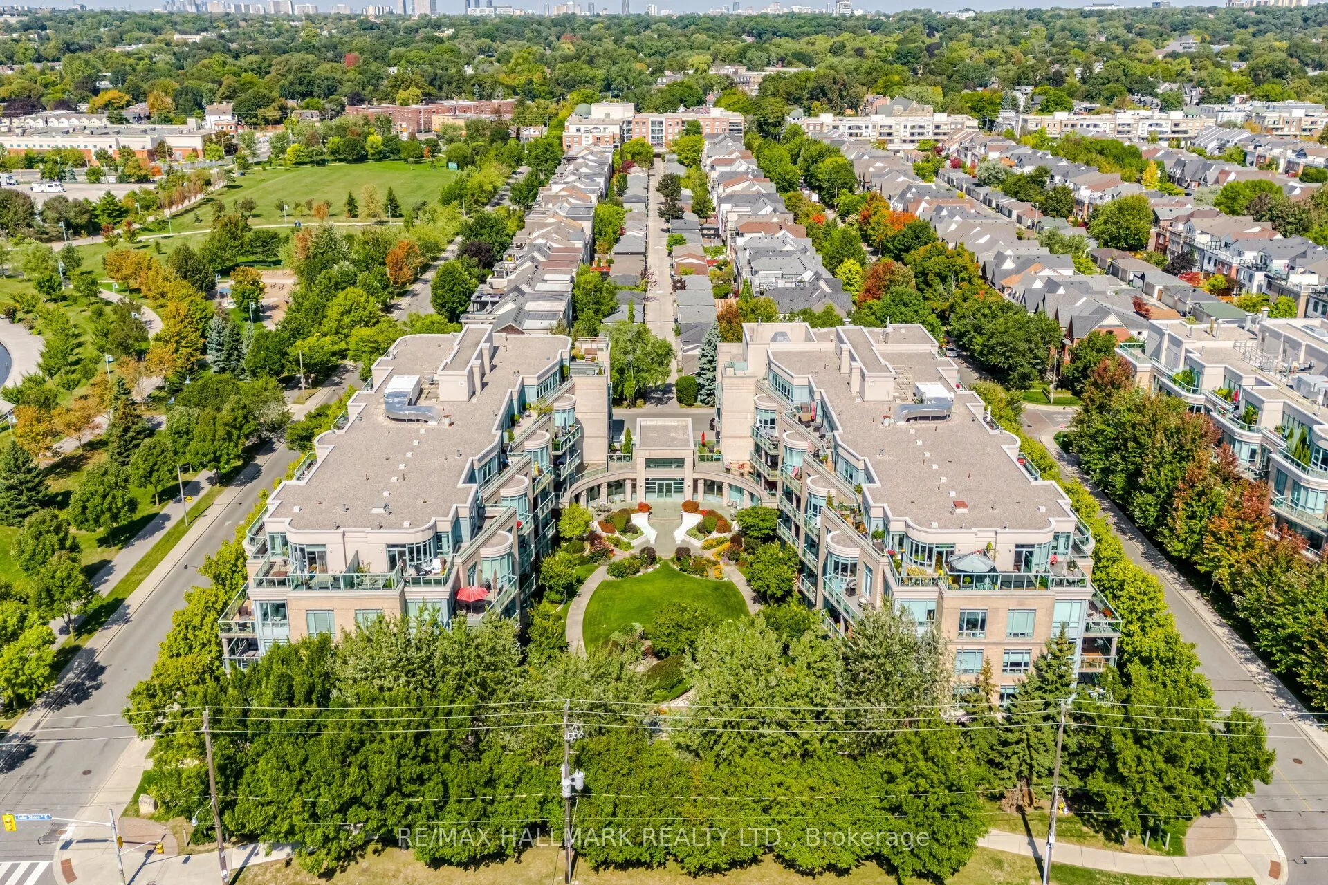 9 Boardwalk Drive, #PH5