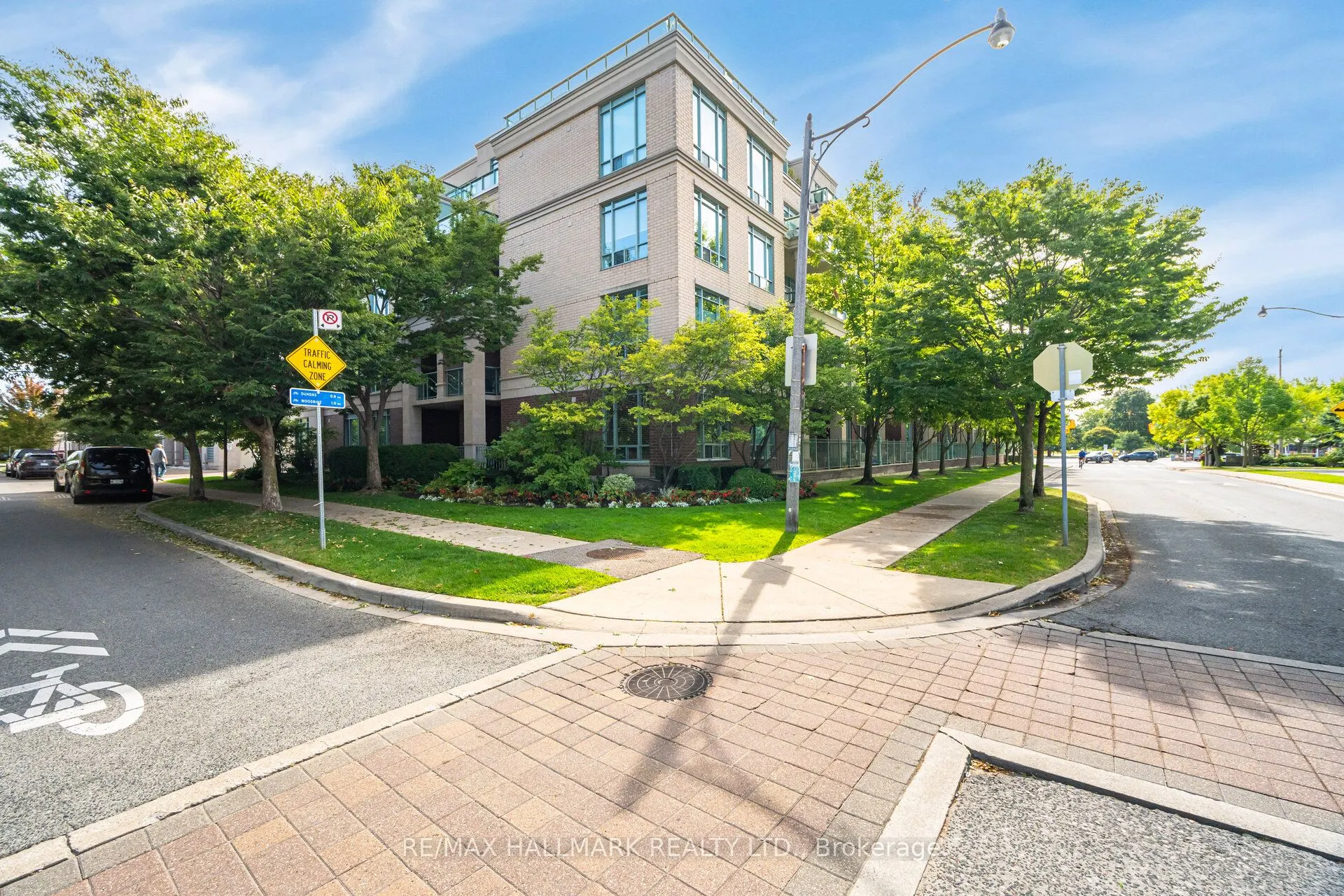 9 Boardwalk Drive, #PH5