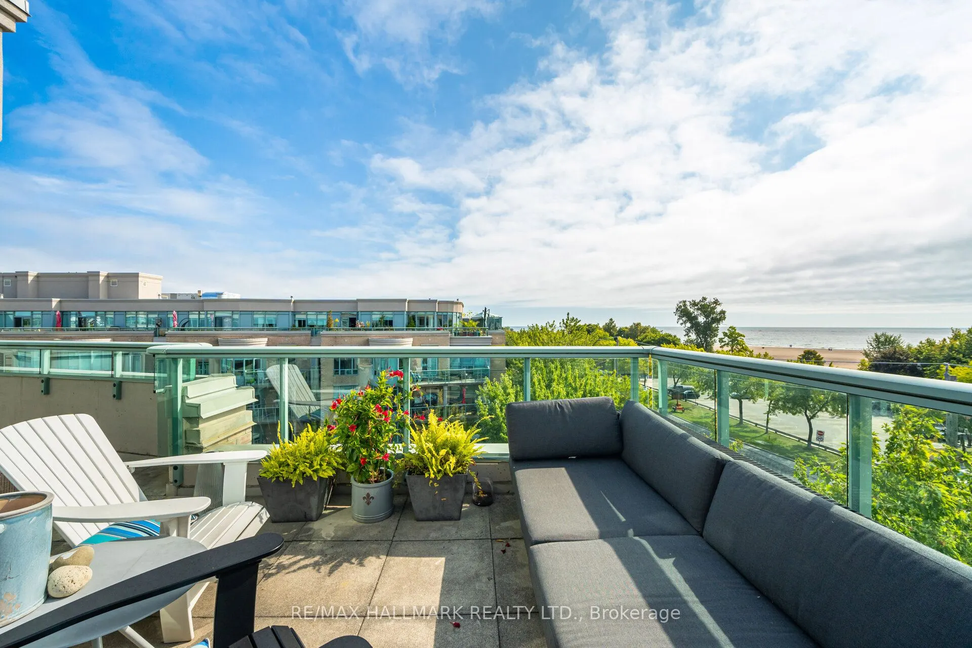 9 Boardwalk Drive, #PH5