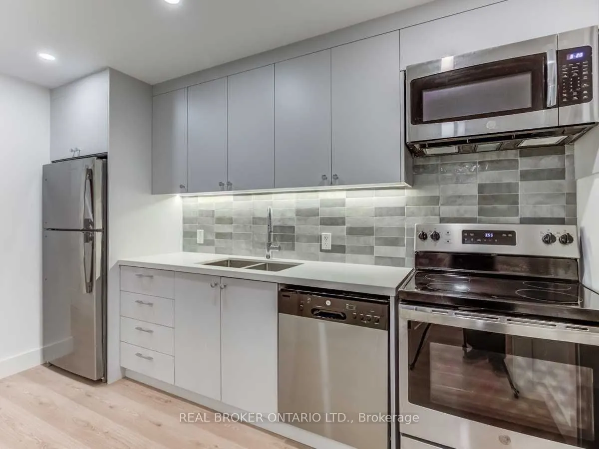 182 De Grassi Street, #Lower