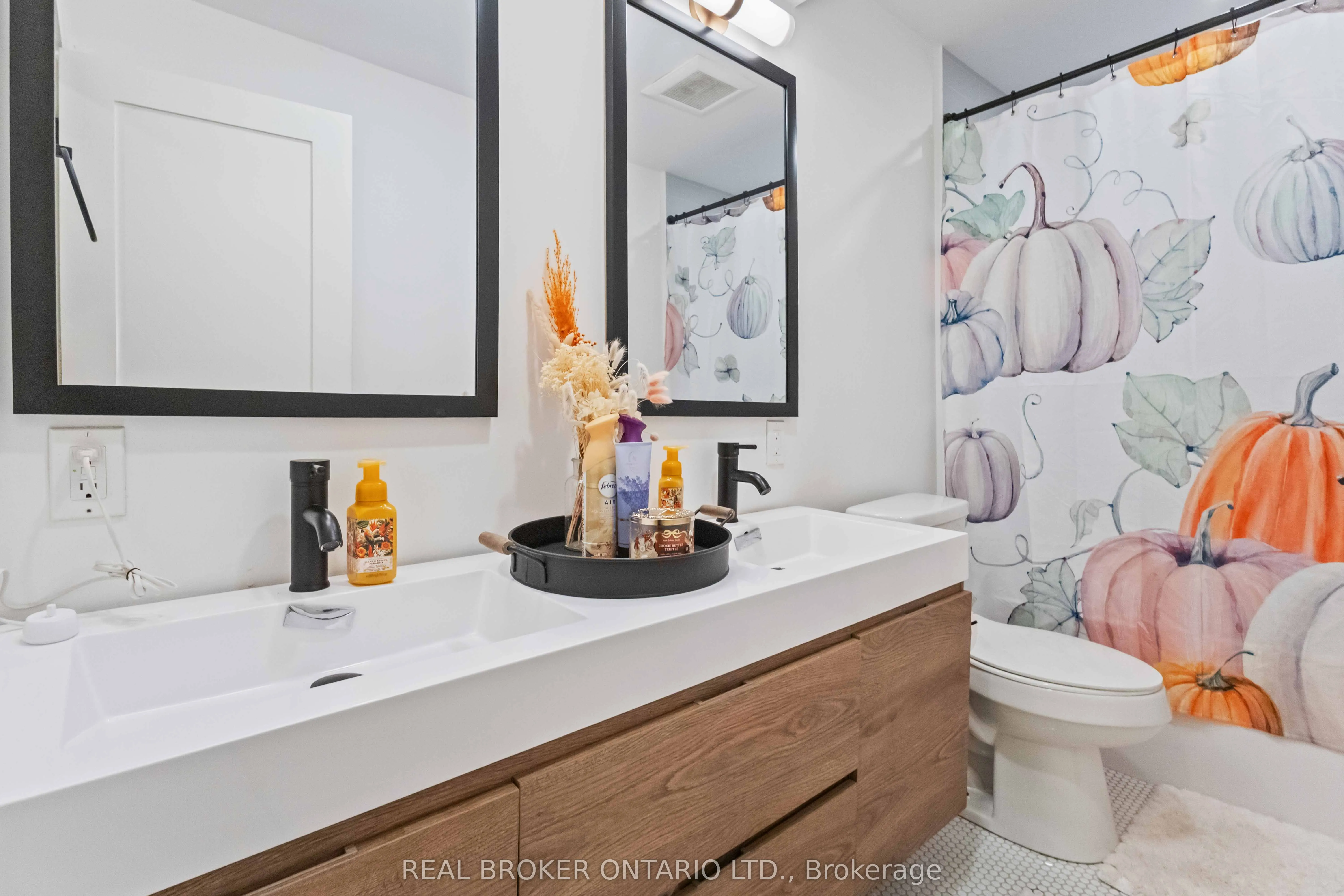 182 De Grassi Street, #Lower