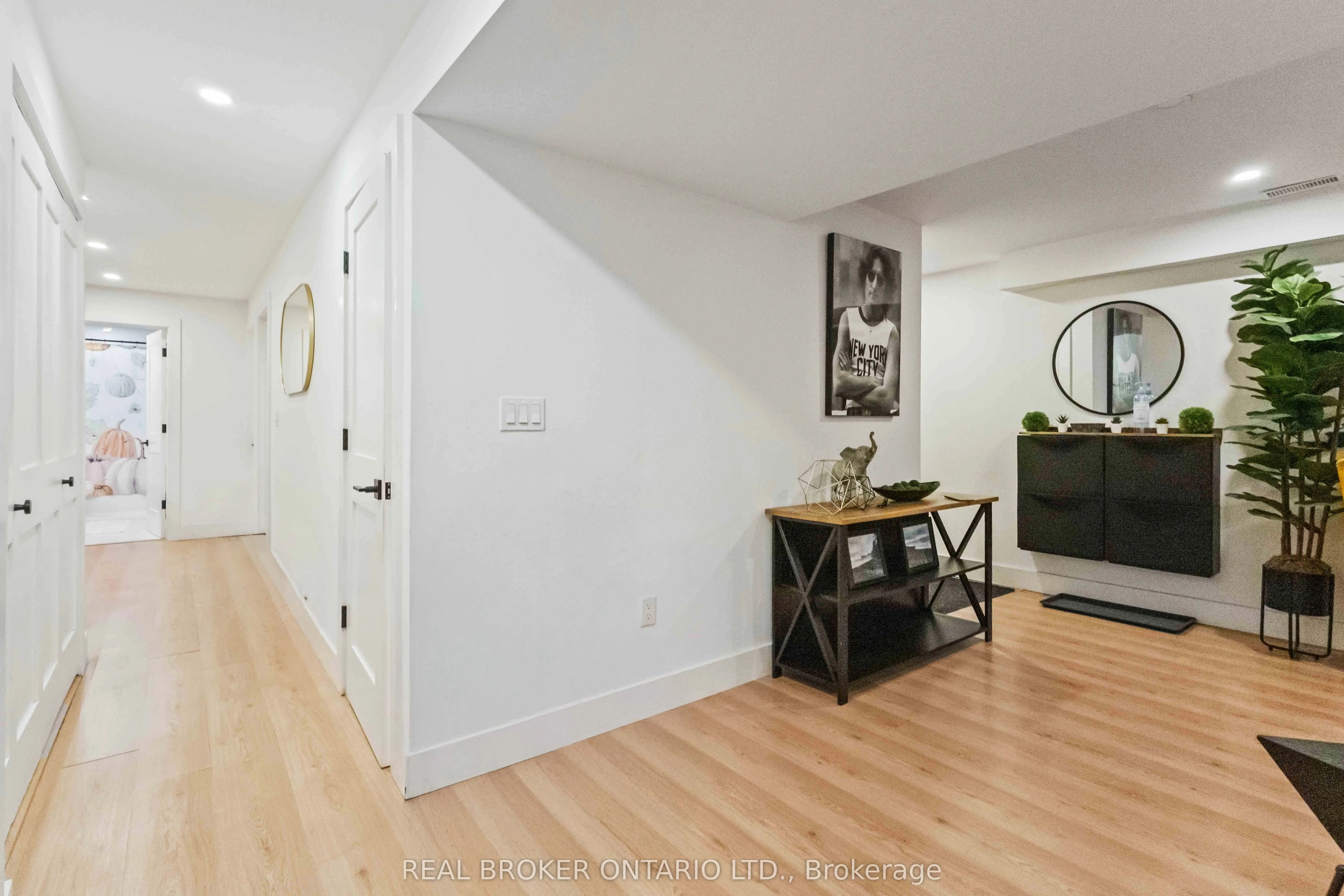 182 De Grassi Street, #Lower