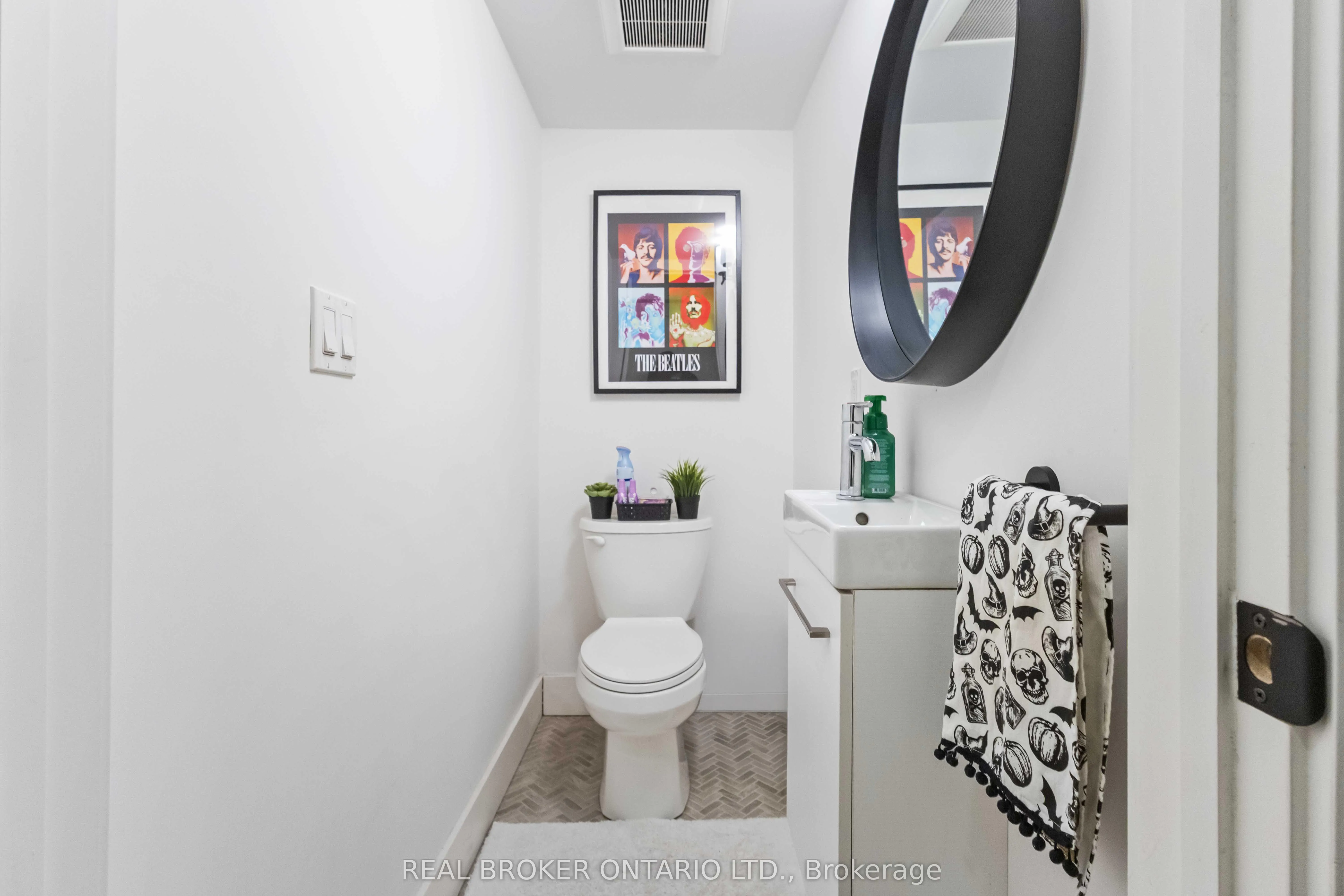182 De Grassi Street, #Lower