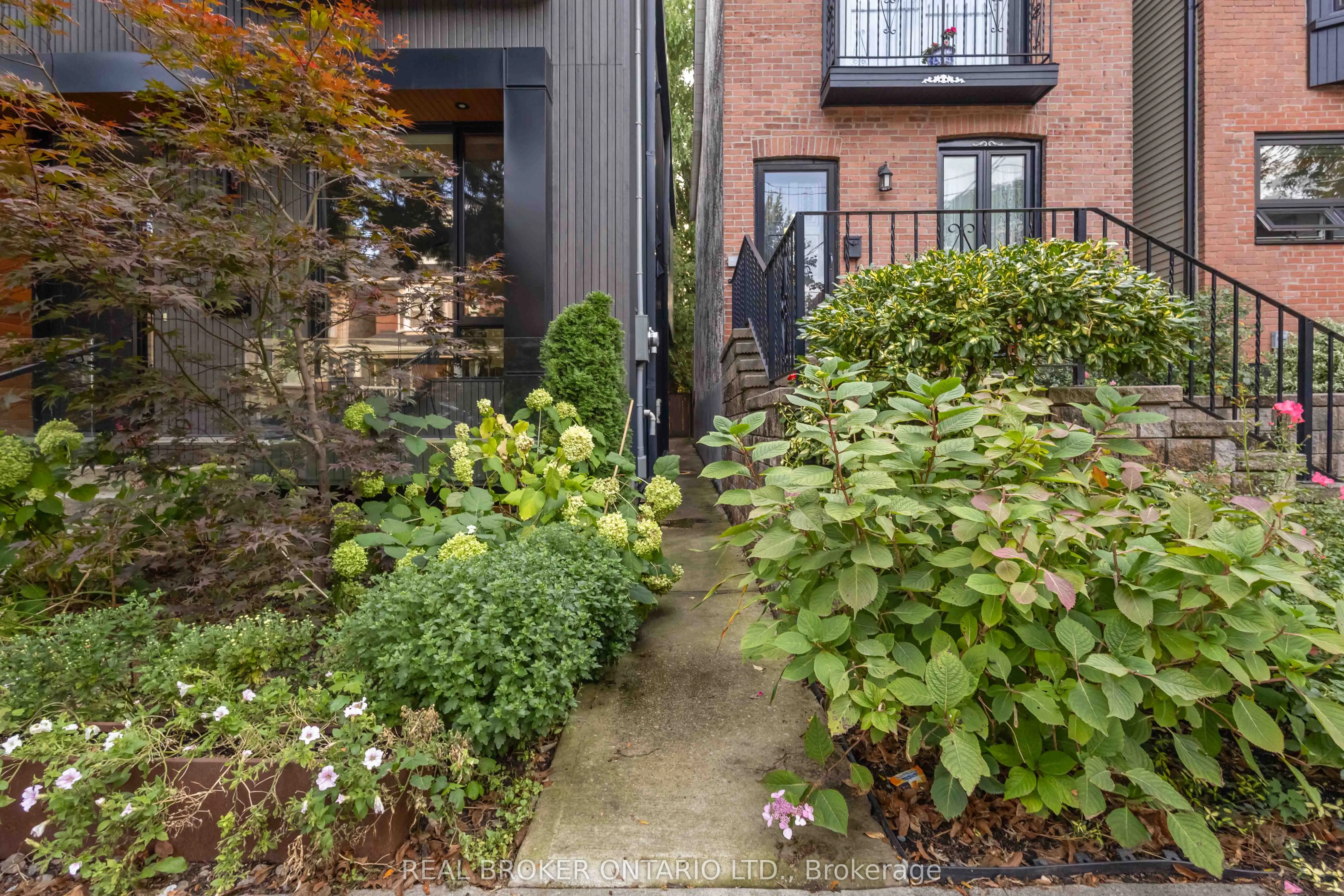 182 De Grassi Street, #Lower