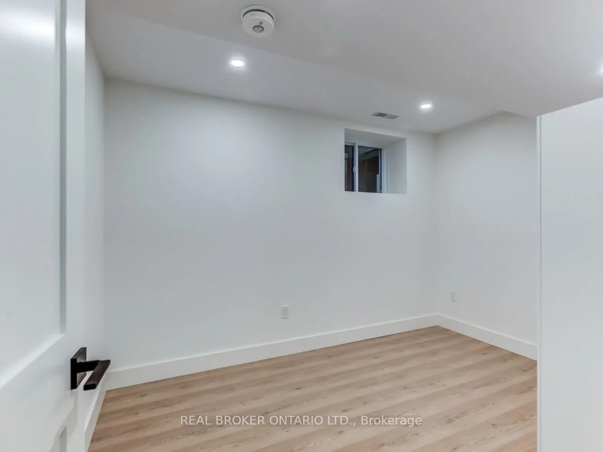 182 De Grassi Street, #Lower