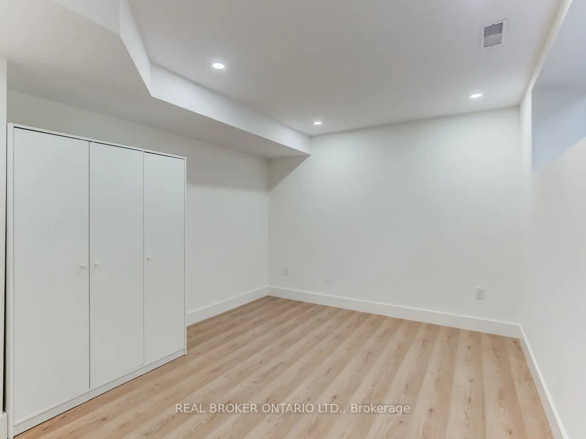 182 De Grassi Street, #Lower