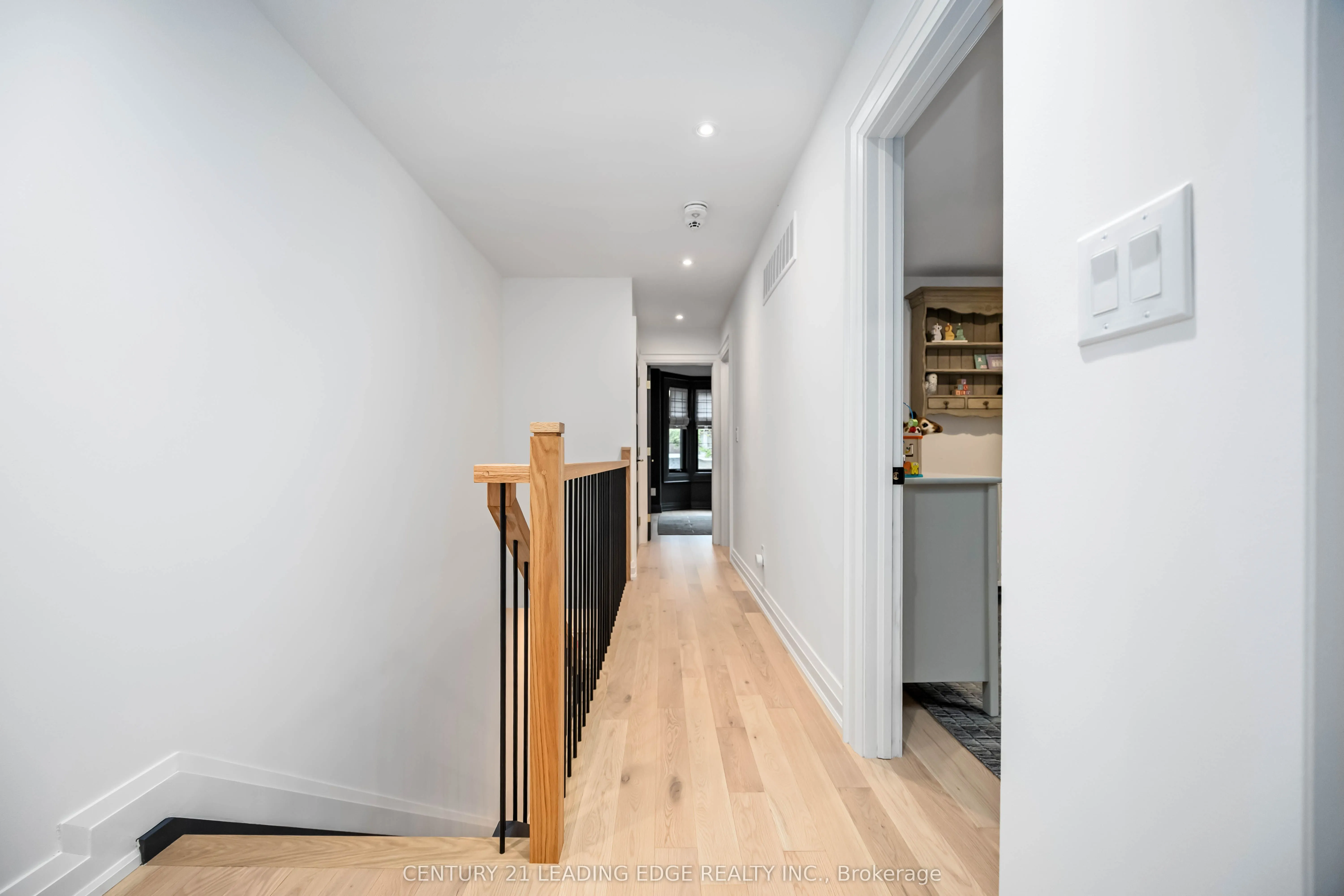 37 BERTMOUNT Avenue