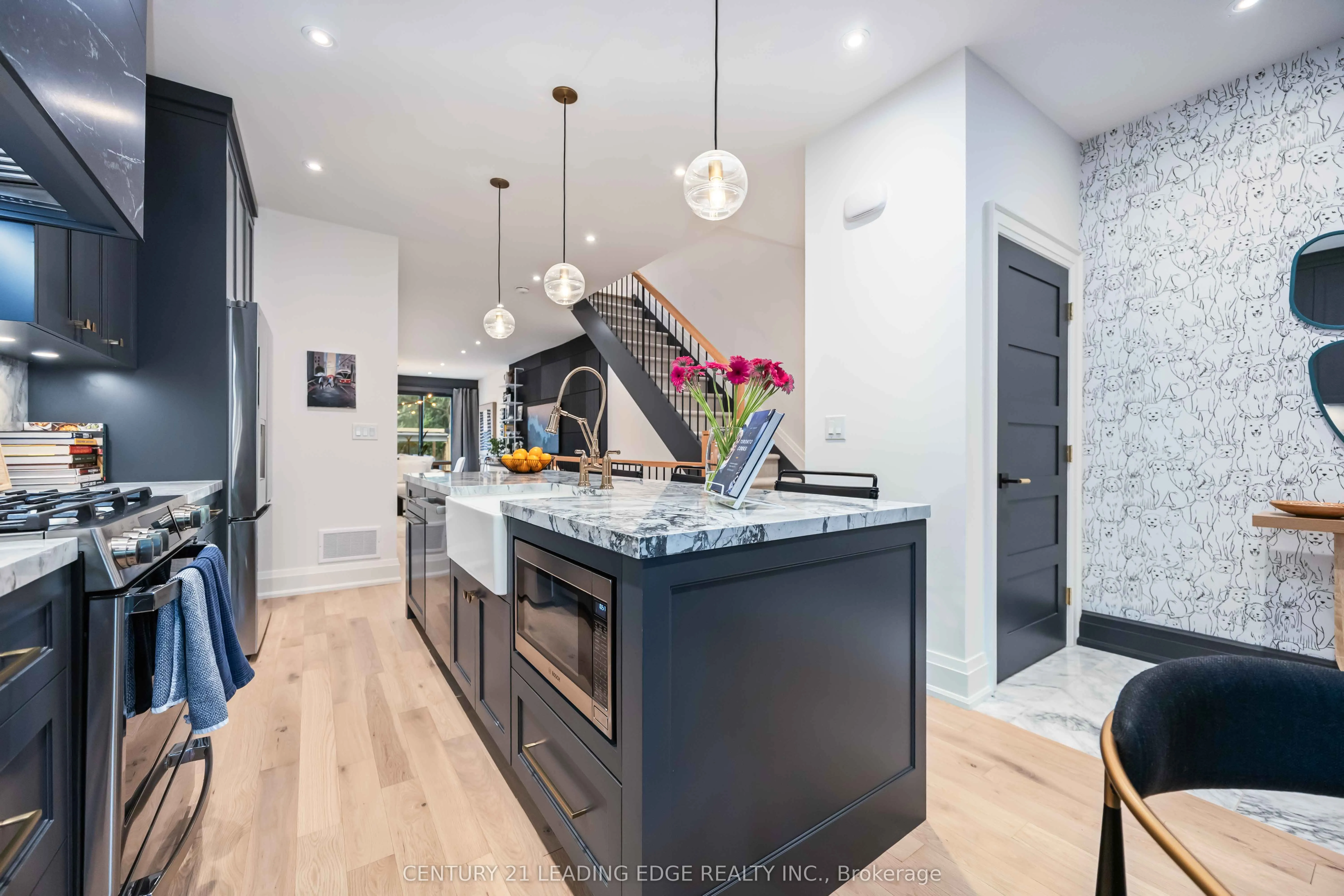 37 BERTMOUNT Avenue