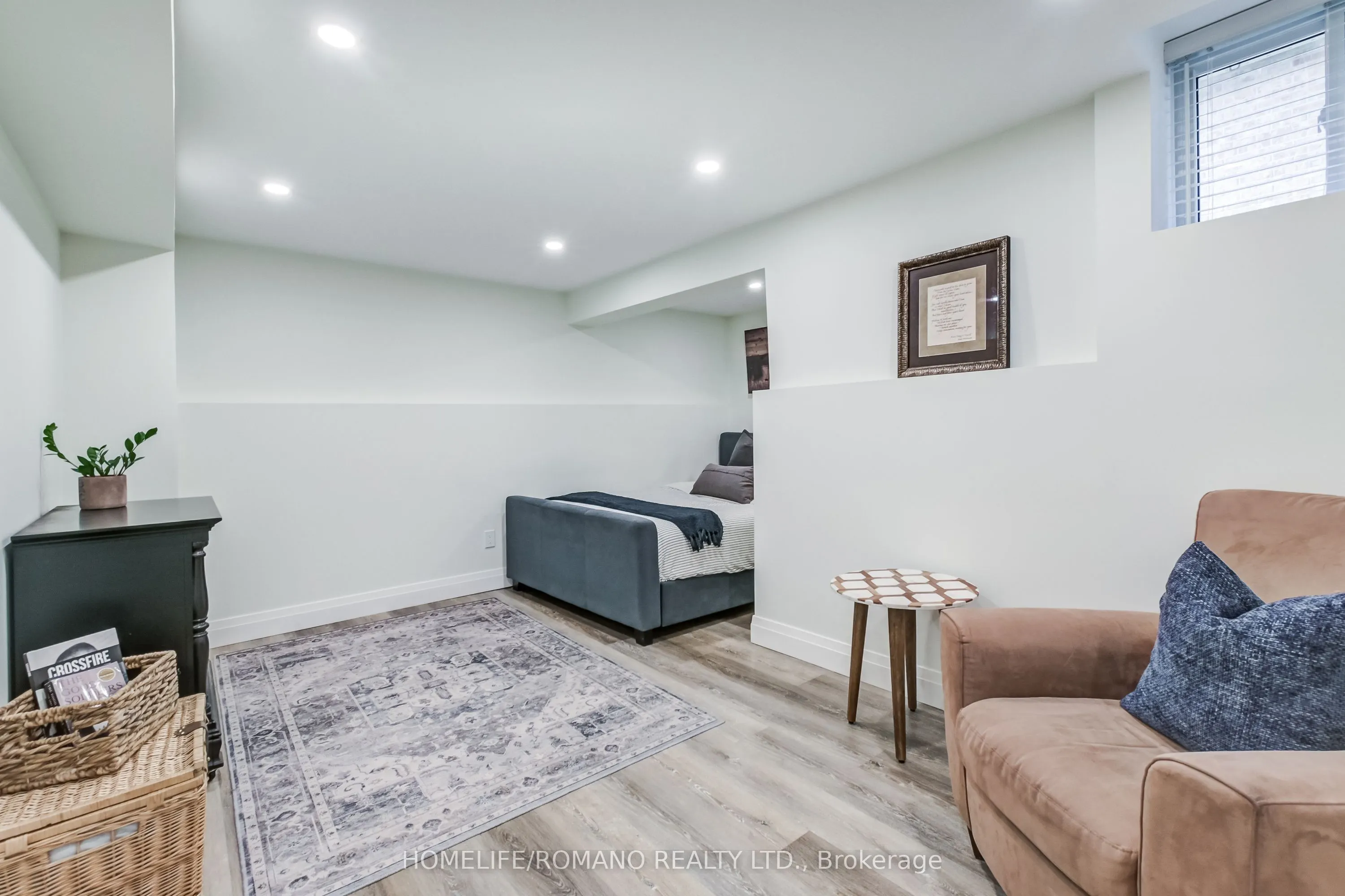 10 Glen Hill Drive