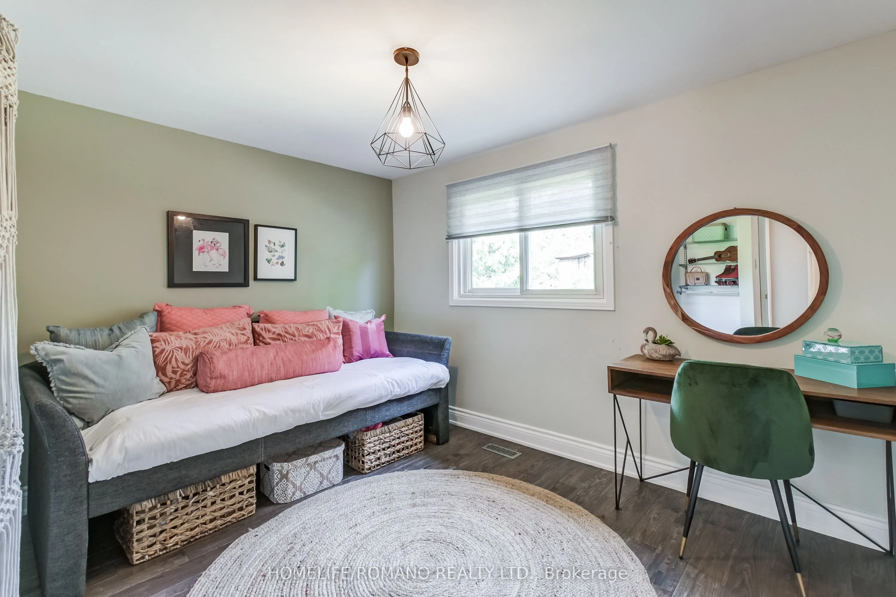10 Glen Hill Drive