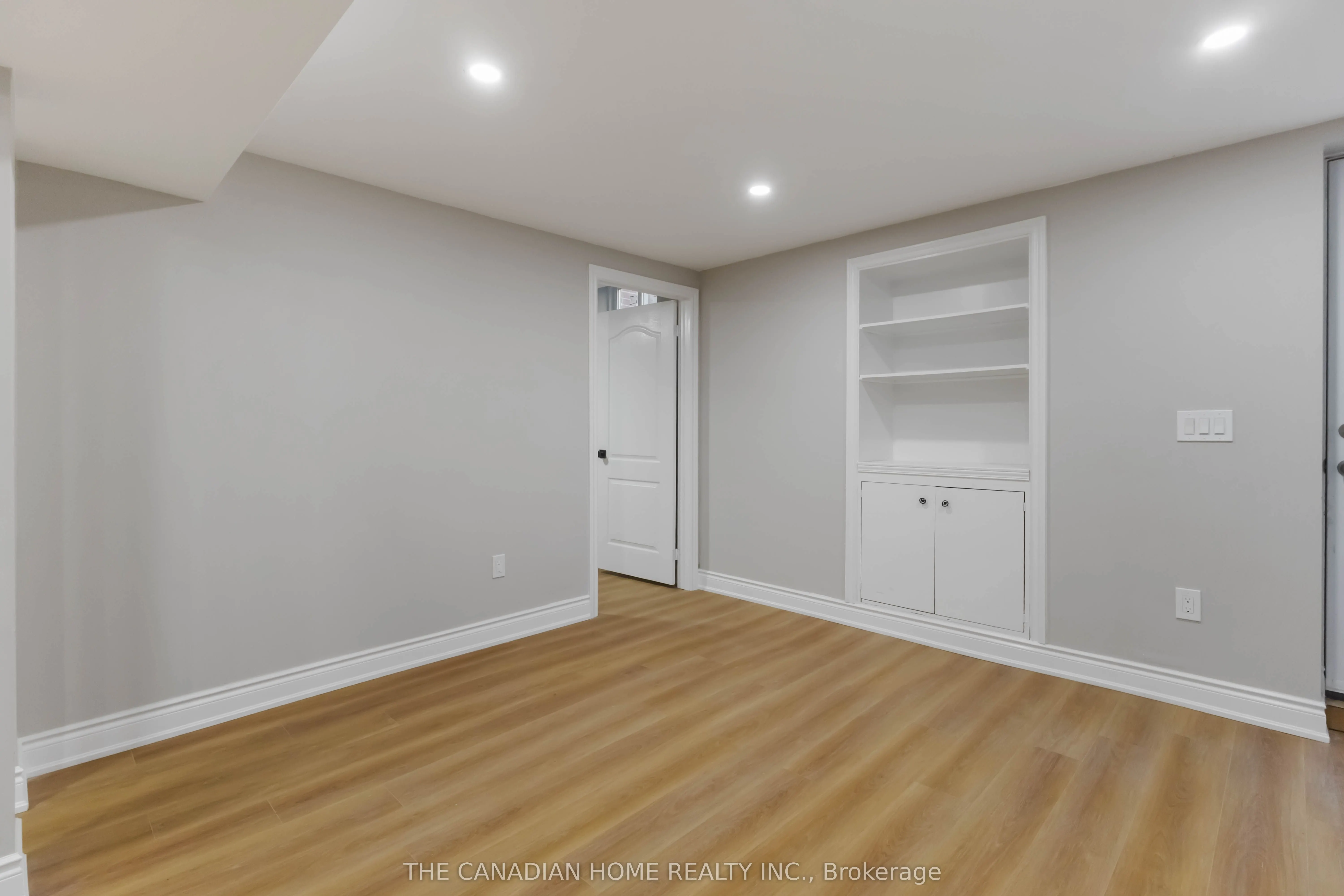 14 Fallingbrook Street