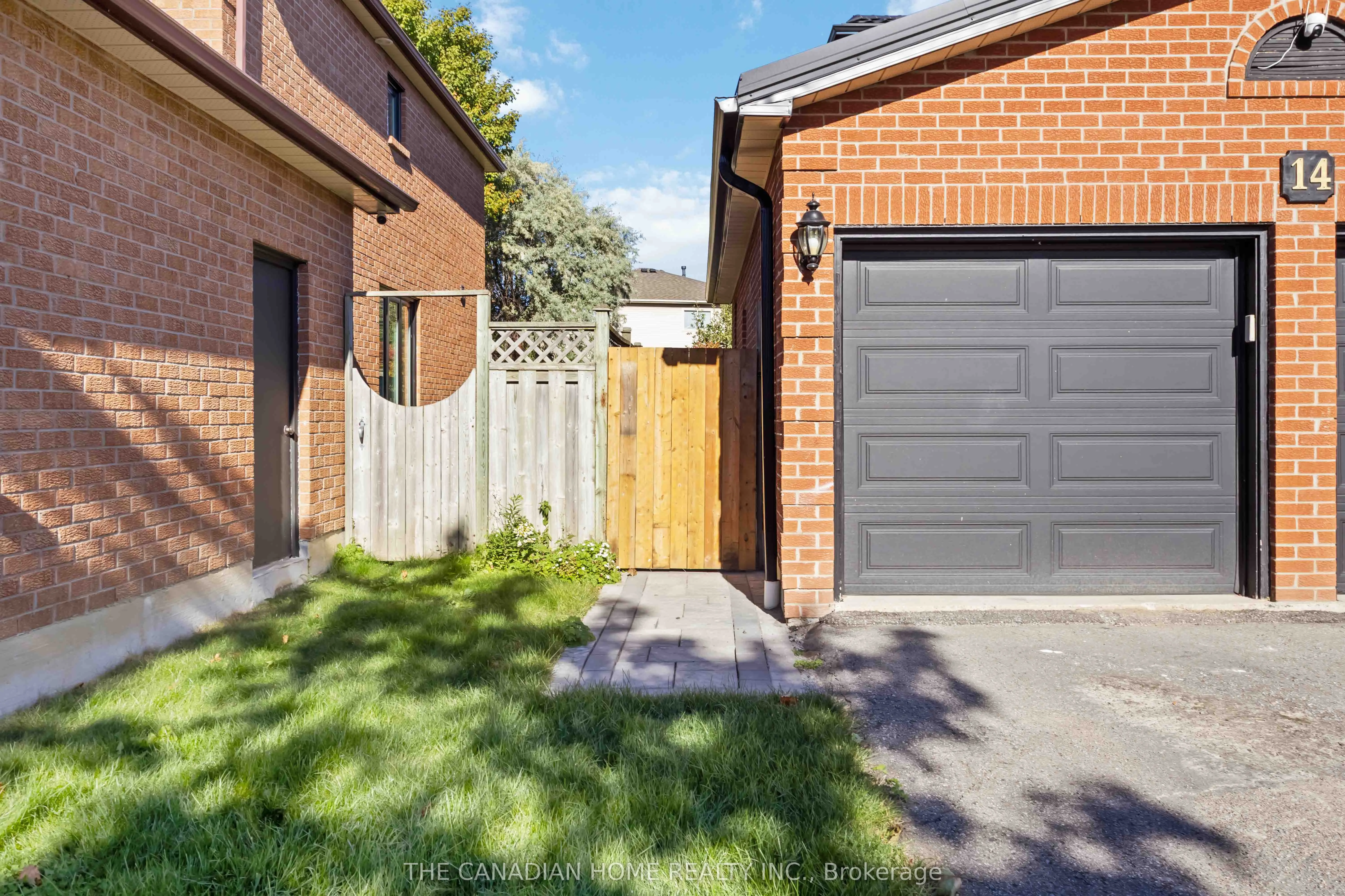 14 Fallingbrook Street