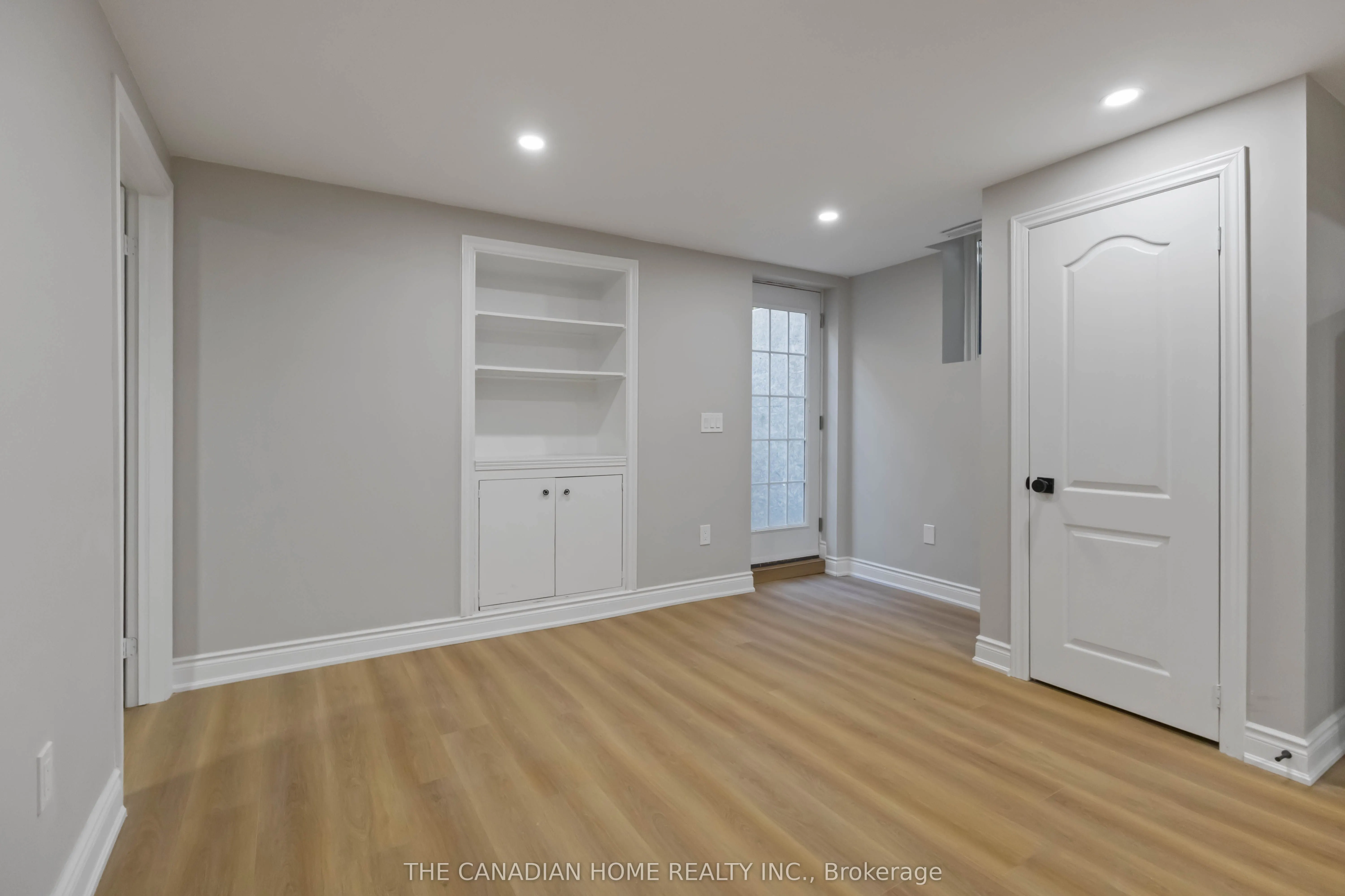 14 Fallingbrook Street