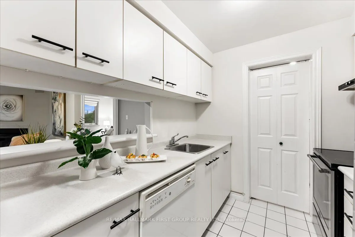 191 Lake Driveway W, #216