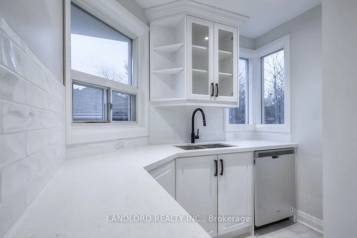 72 Midland Avenue, #Main Fl
