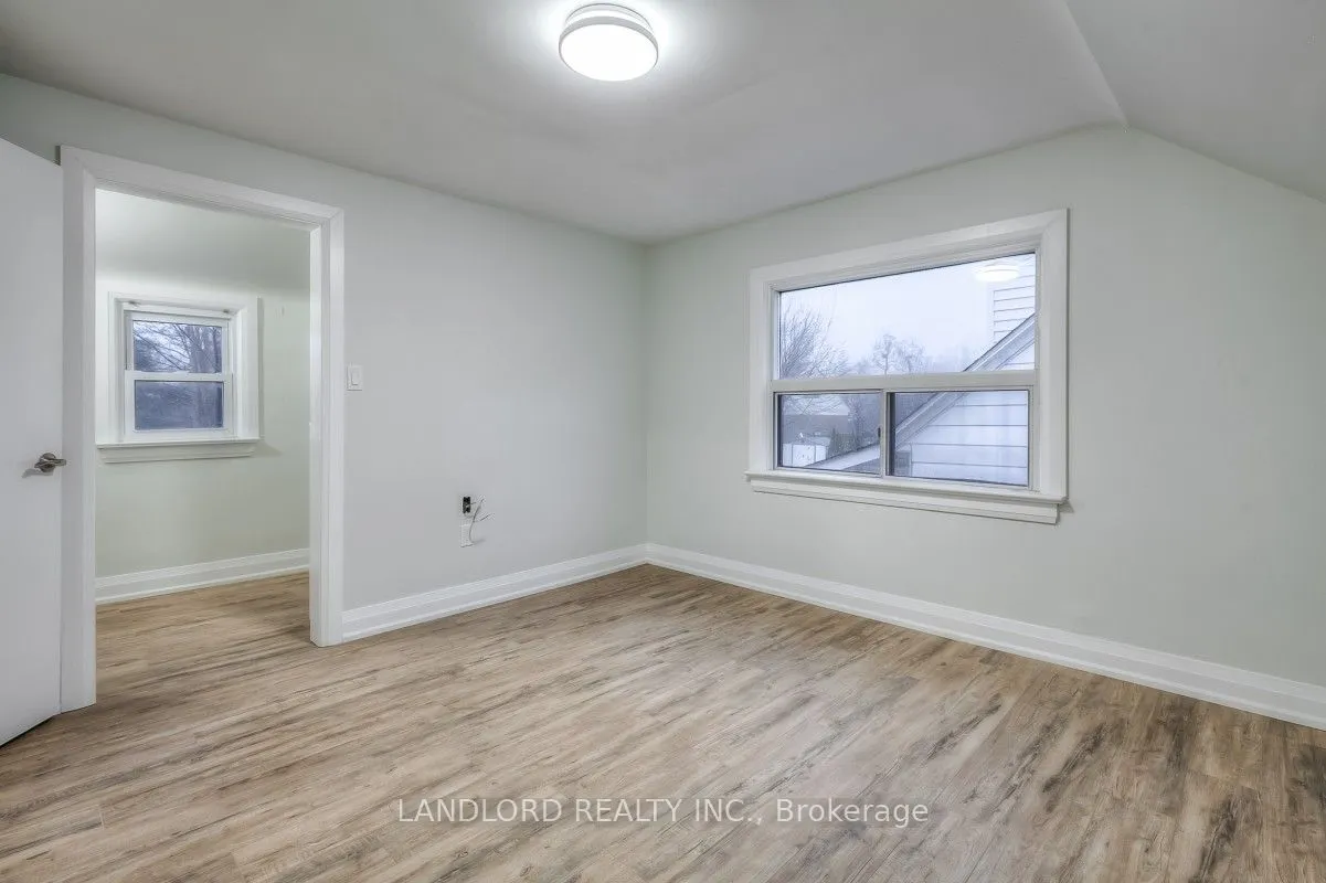 72 Midland Avenue, #Main Fl