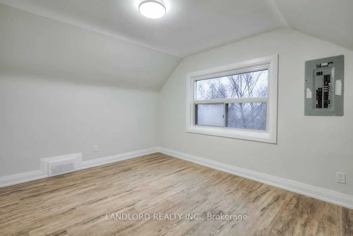 72 Midland Avenue, #Main Fl