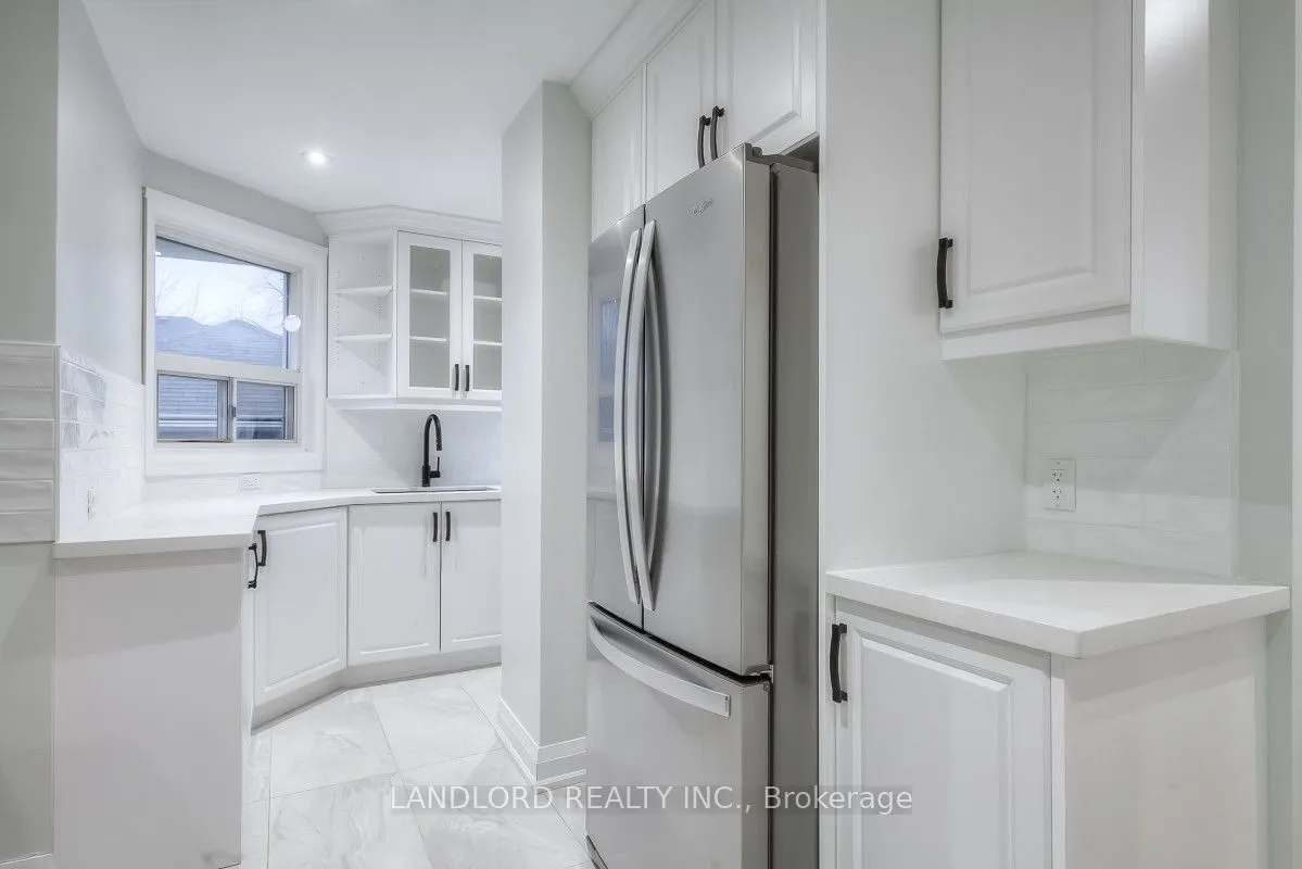 72 Midland Avenue, #Main Fl