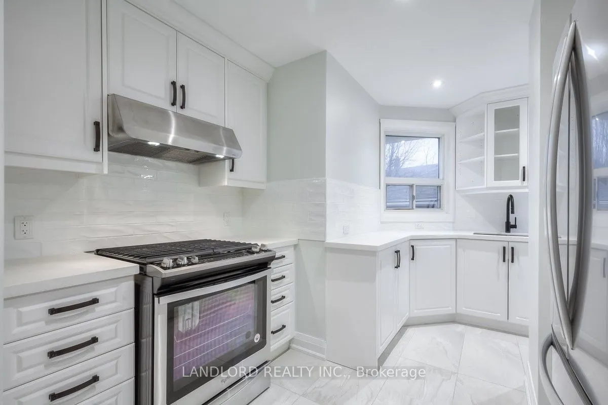 72 Midland Avenue, #Main Fl
