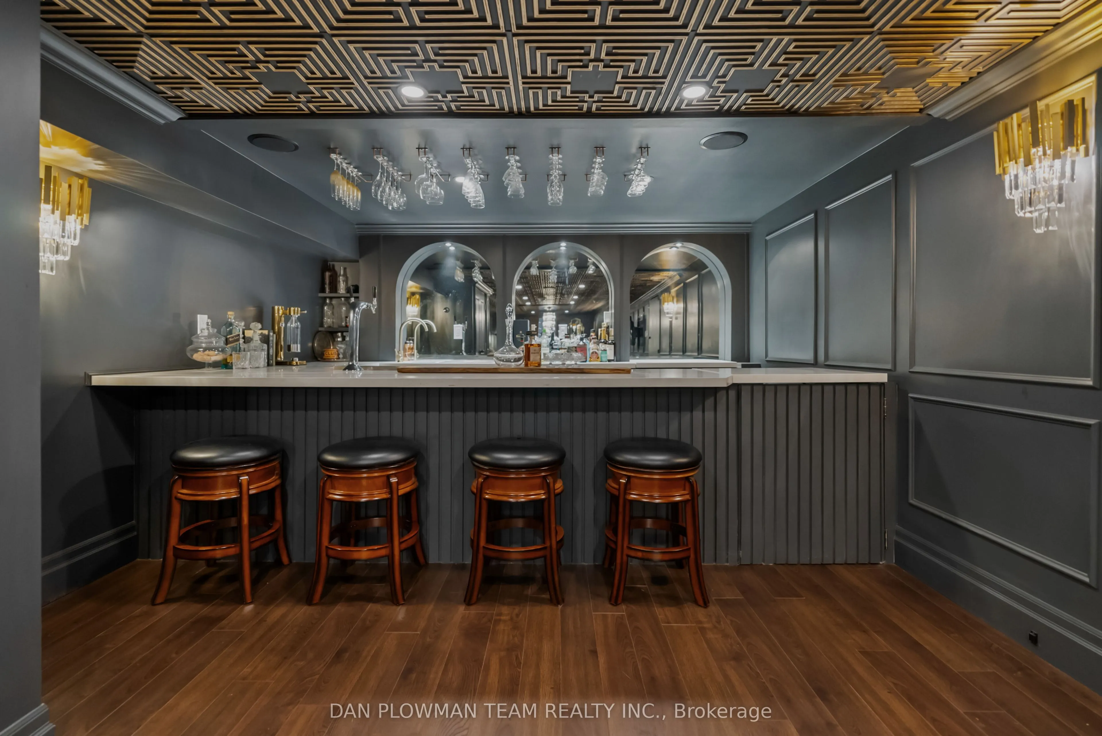 15 Concession Street E