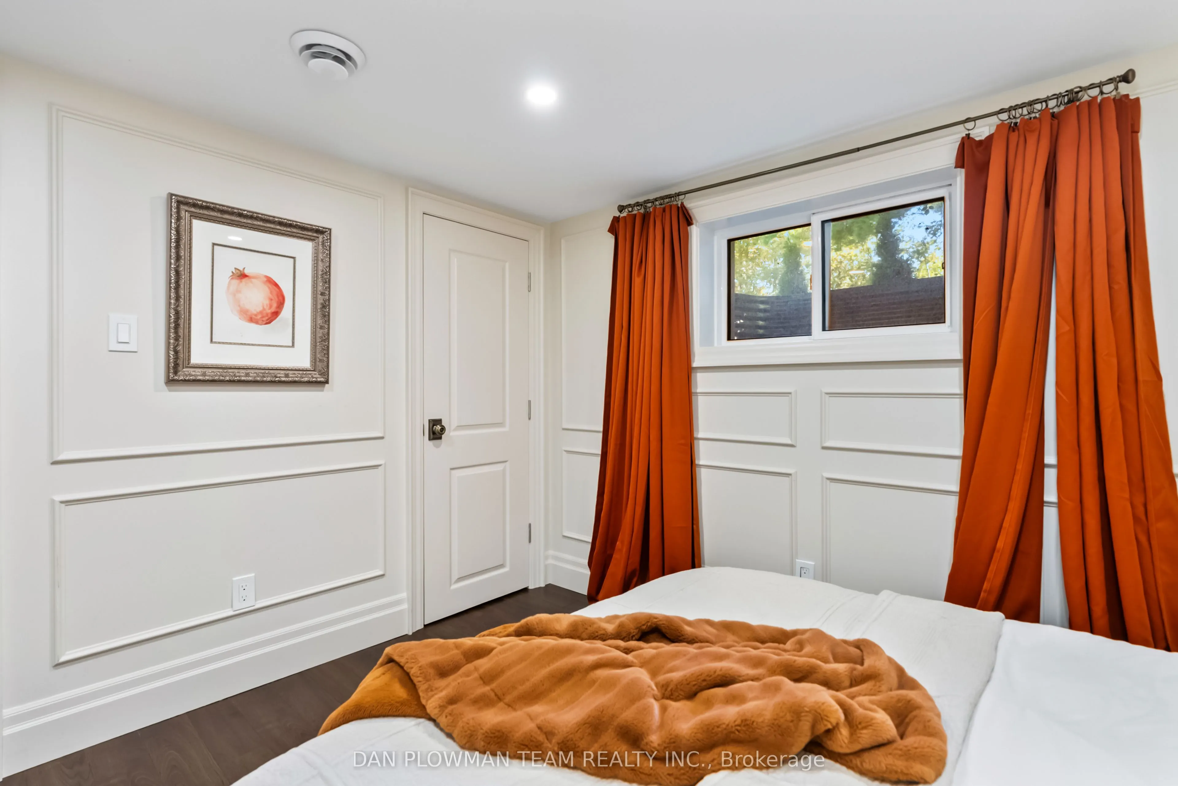 15 Concession Street E
