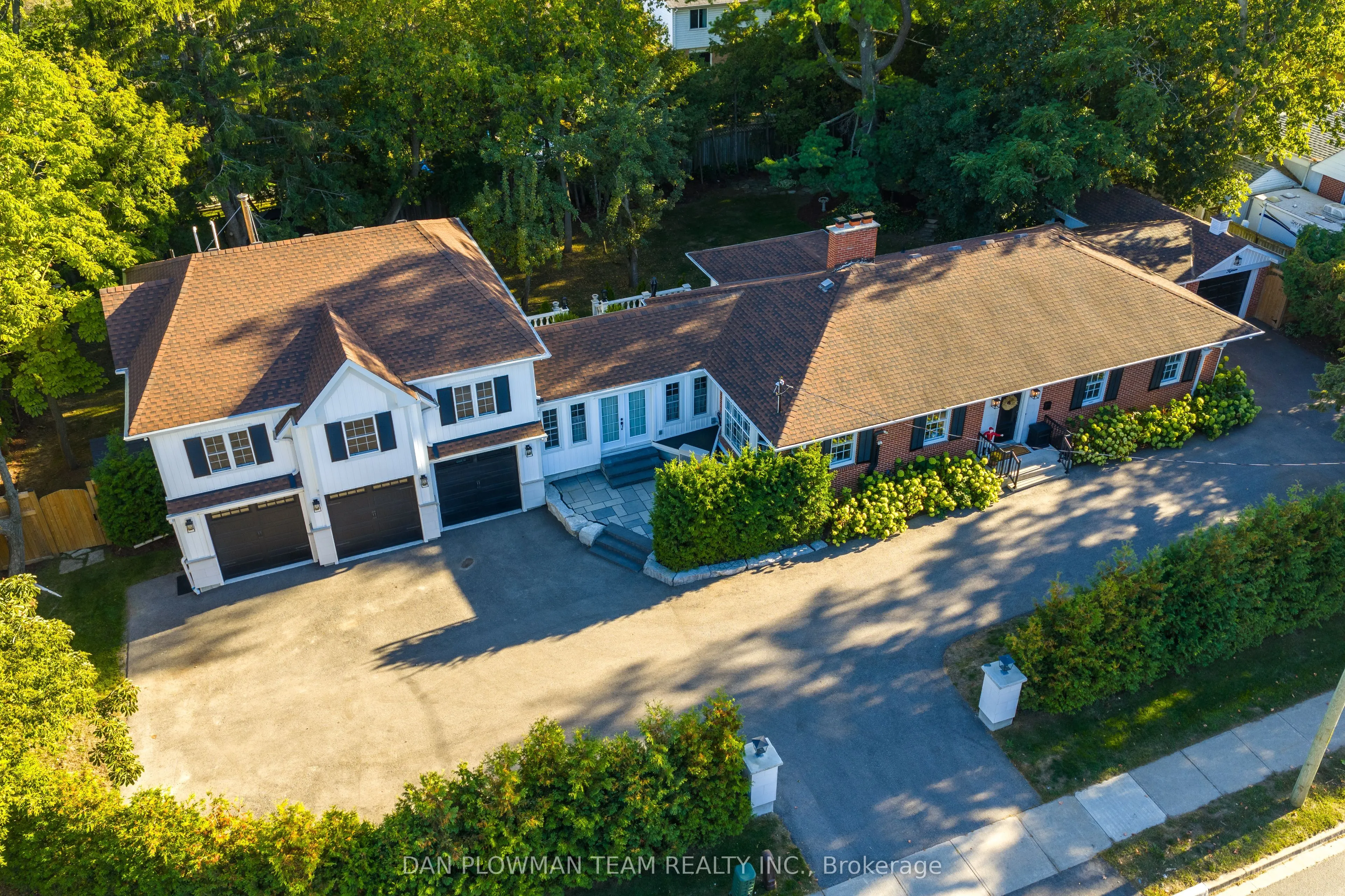 15 Concession Street E