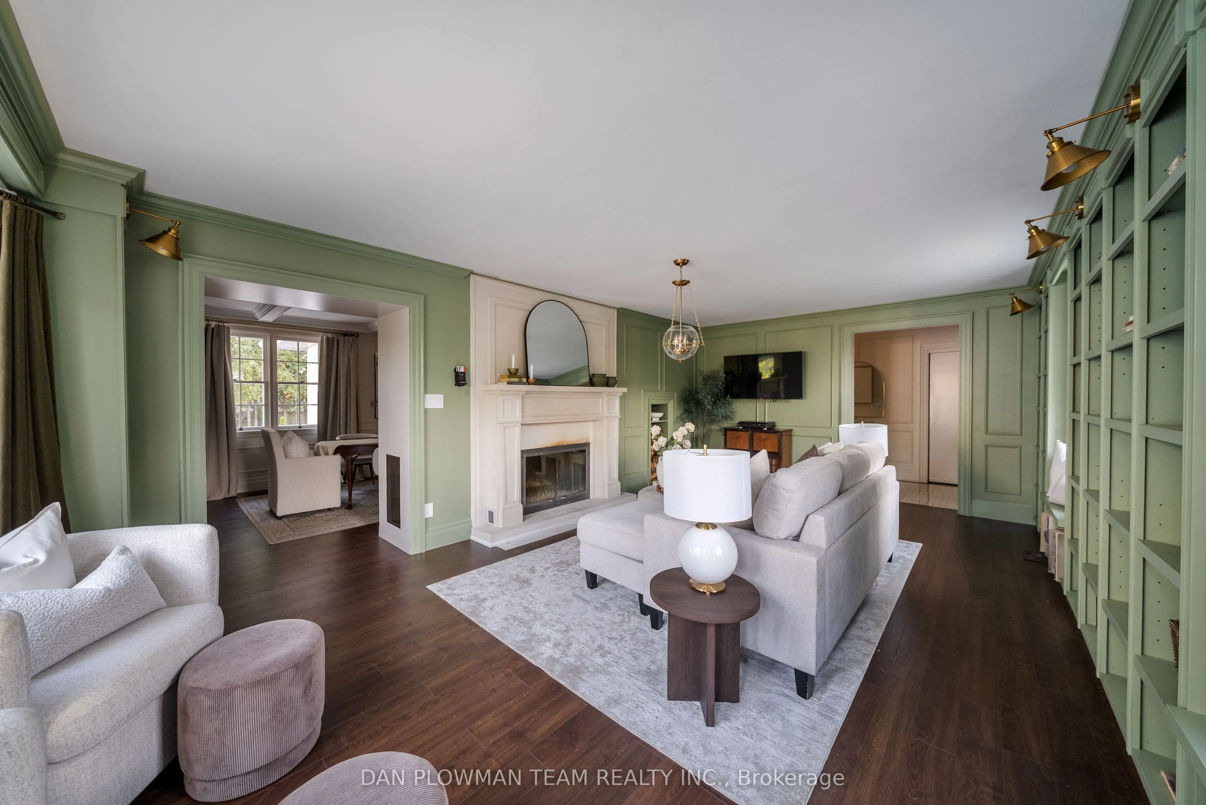 15 Concession Street E