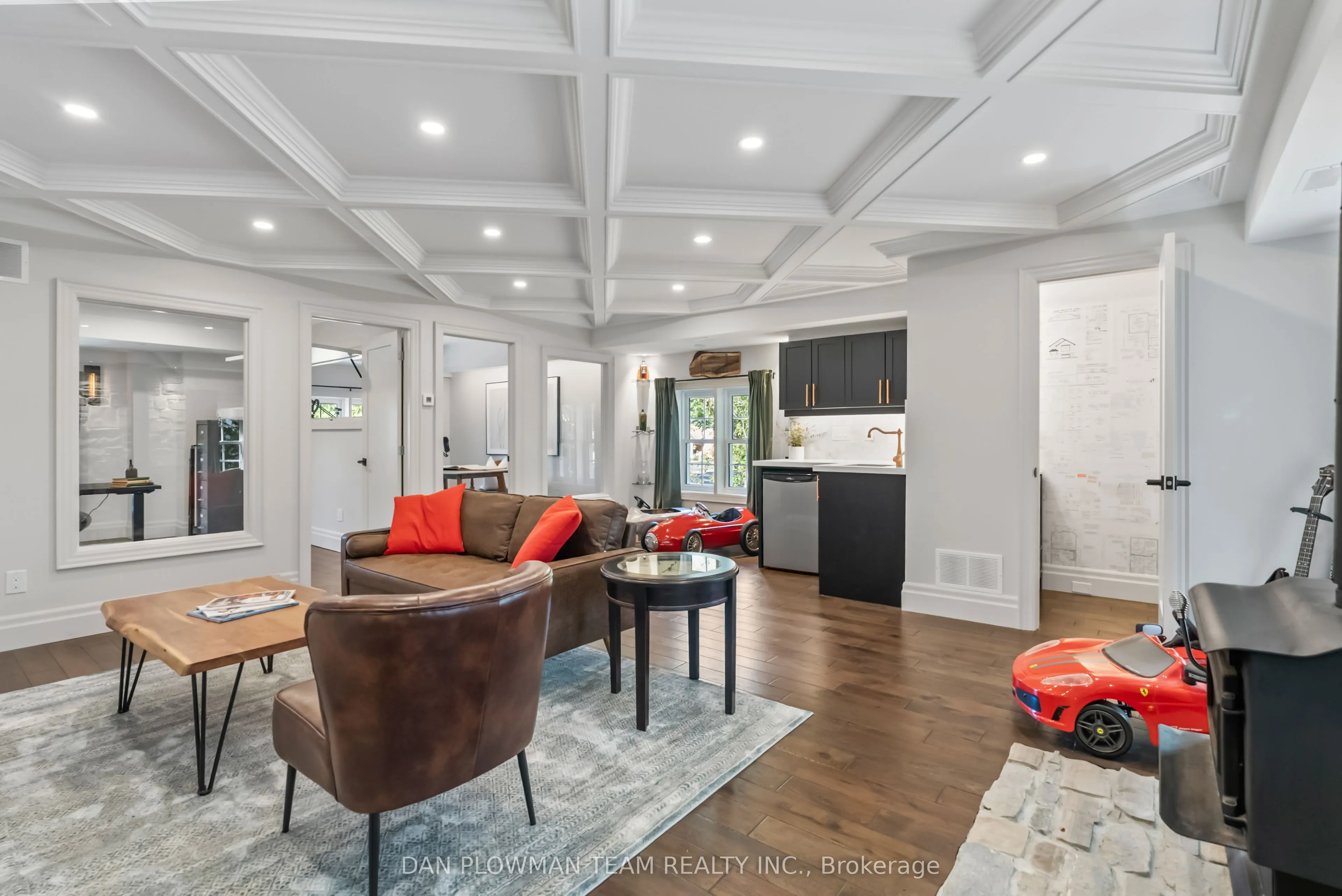 15 Concession Street E