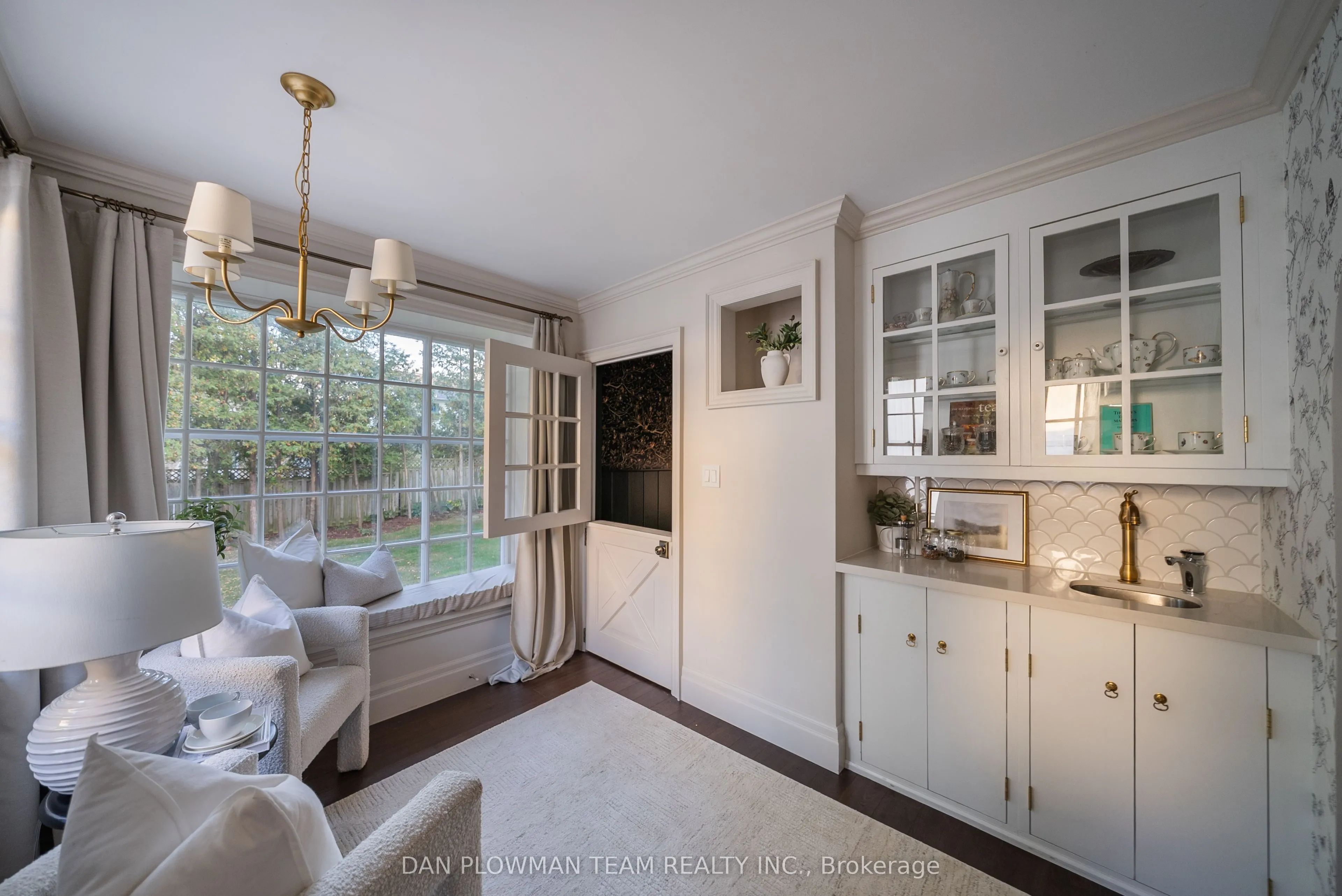 15 Concession Street E