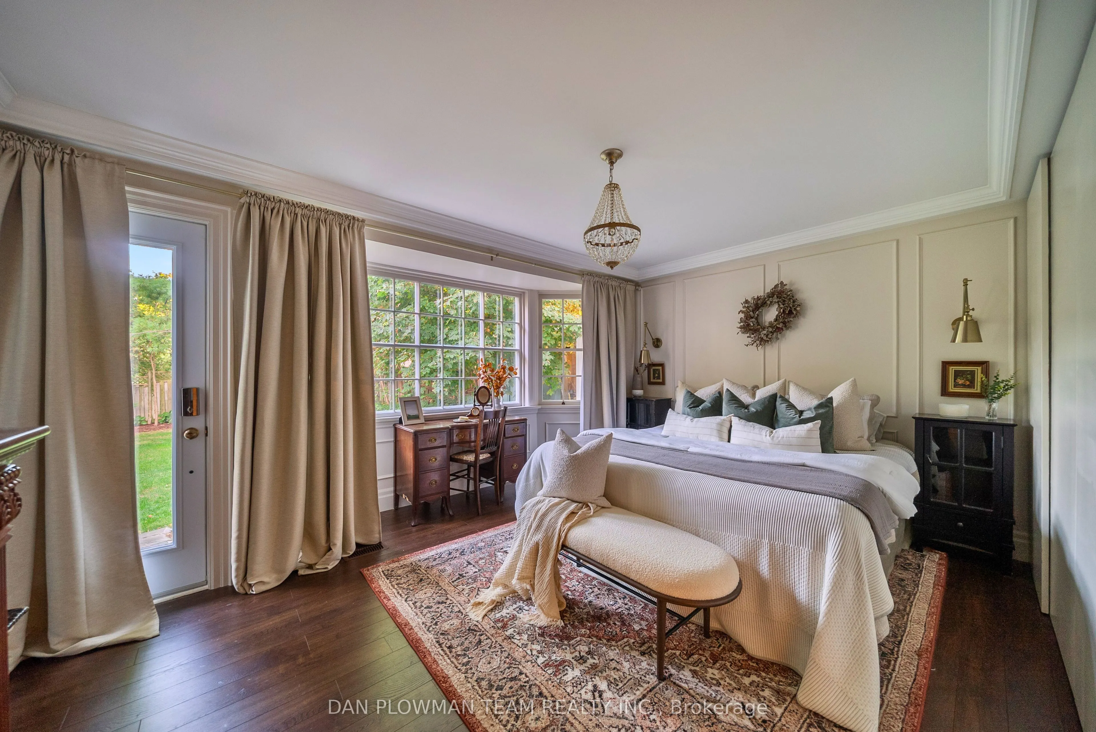 15 Concession Street E