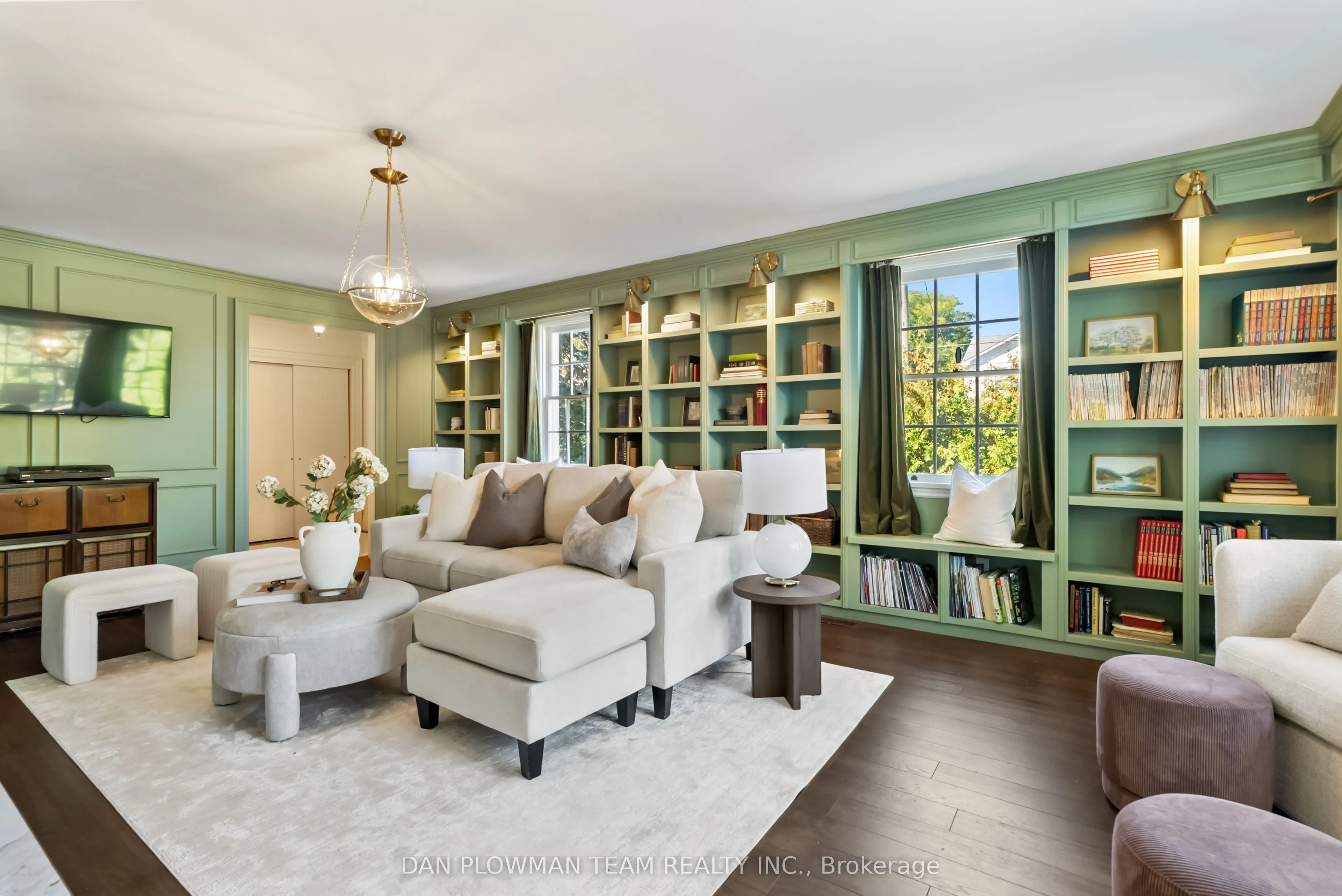 15 Concession Street E