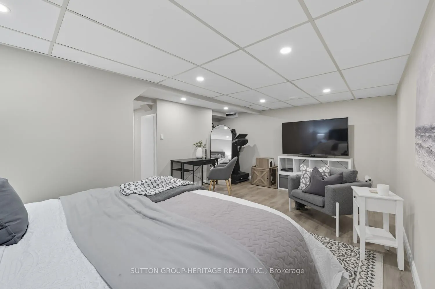 23 Swanston Crescent