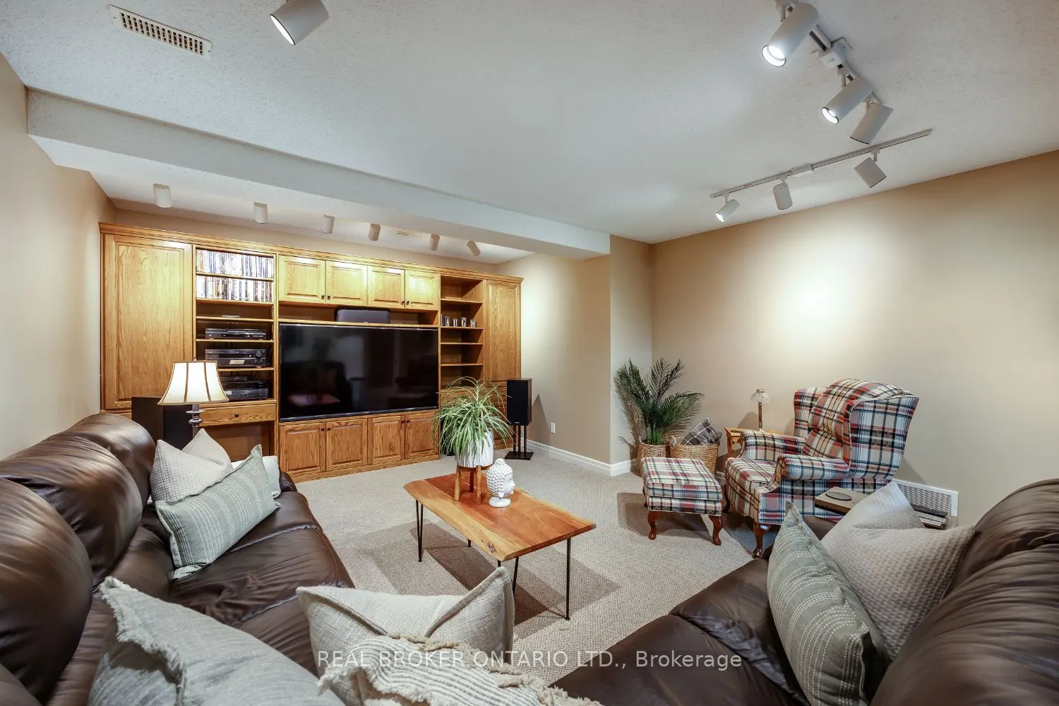 24 Worthington Drive
