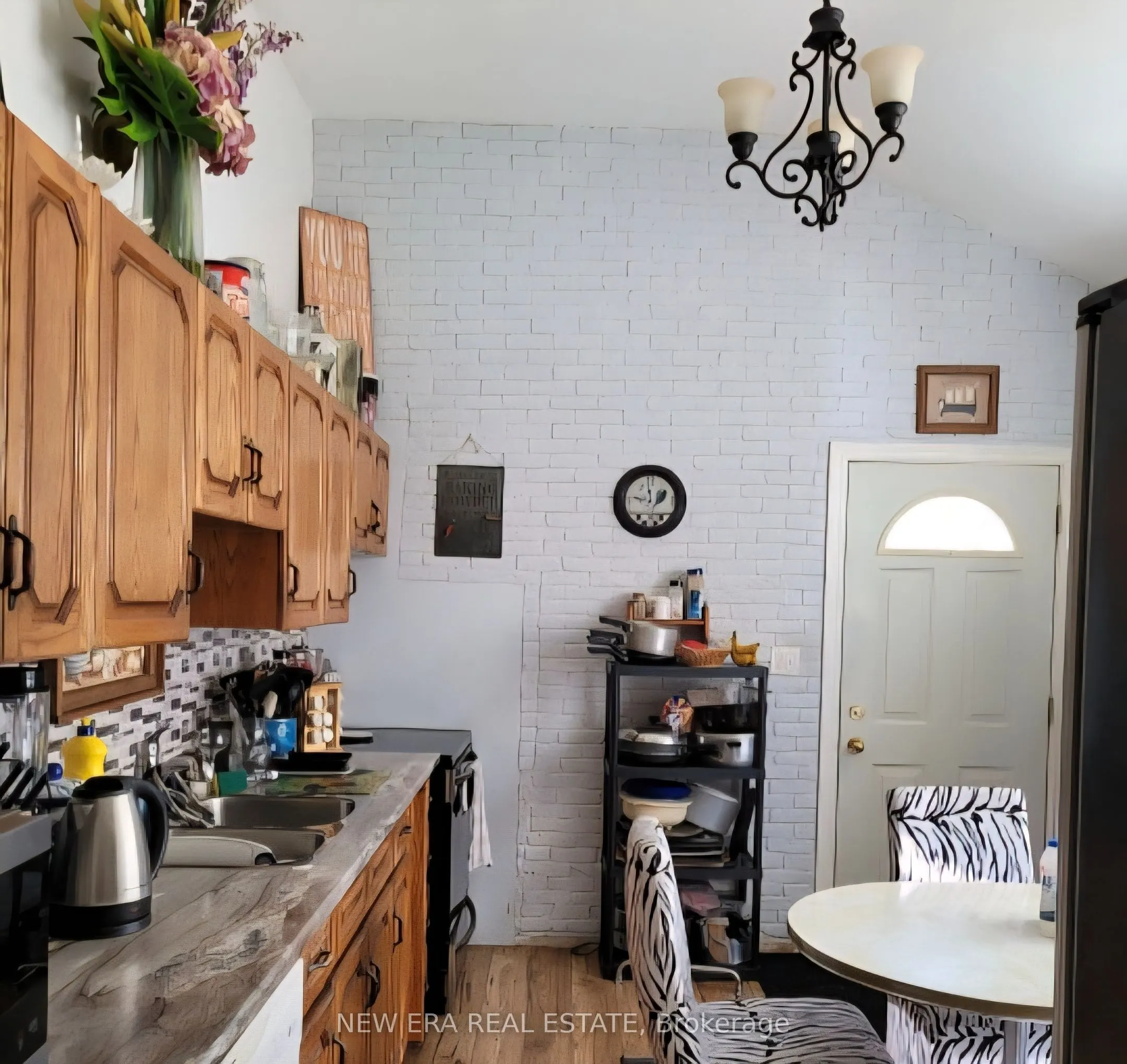 121 Pandora Circle