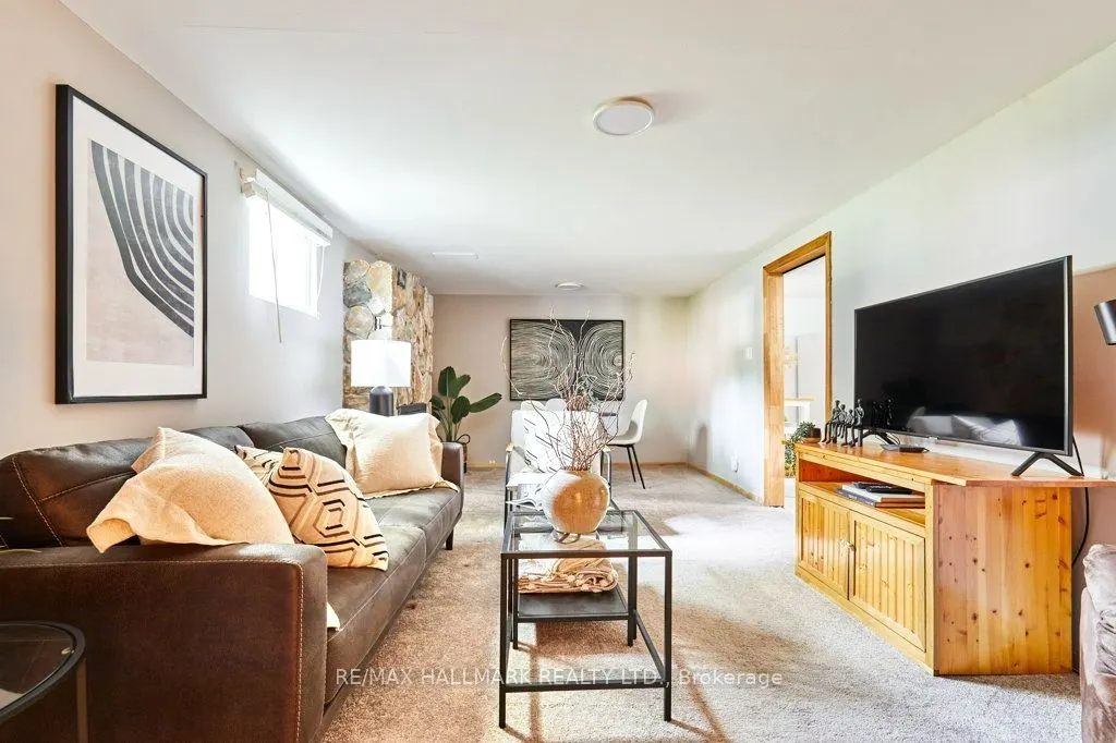 145 Clements Road E