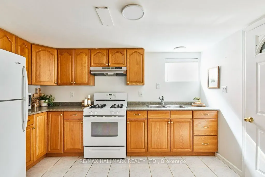 145 Clements Road E