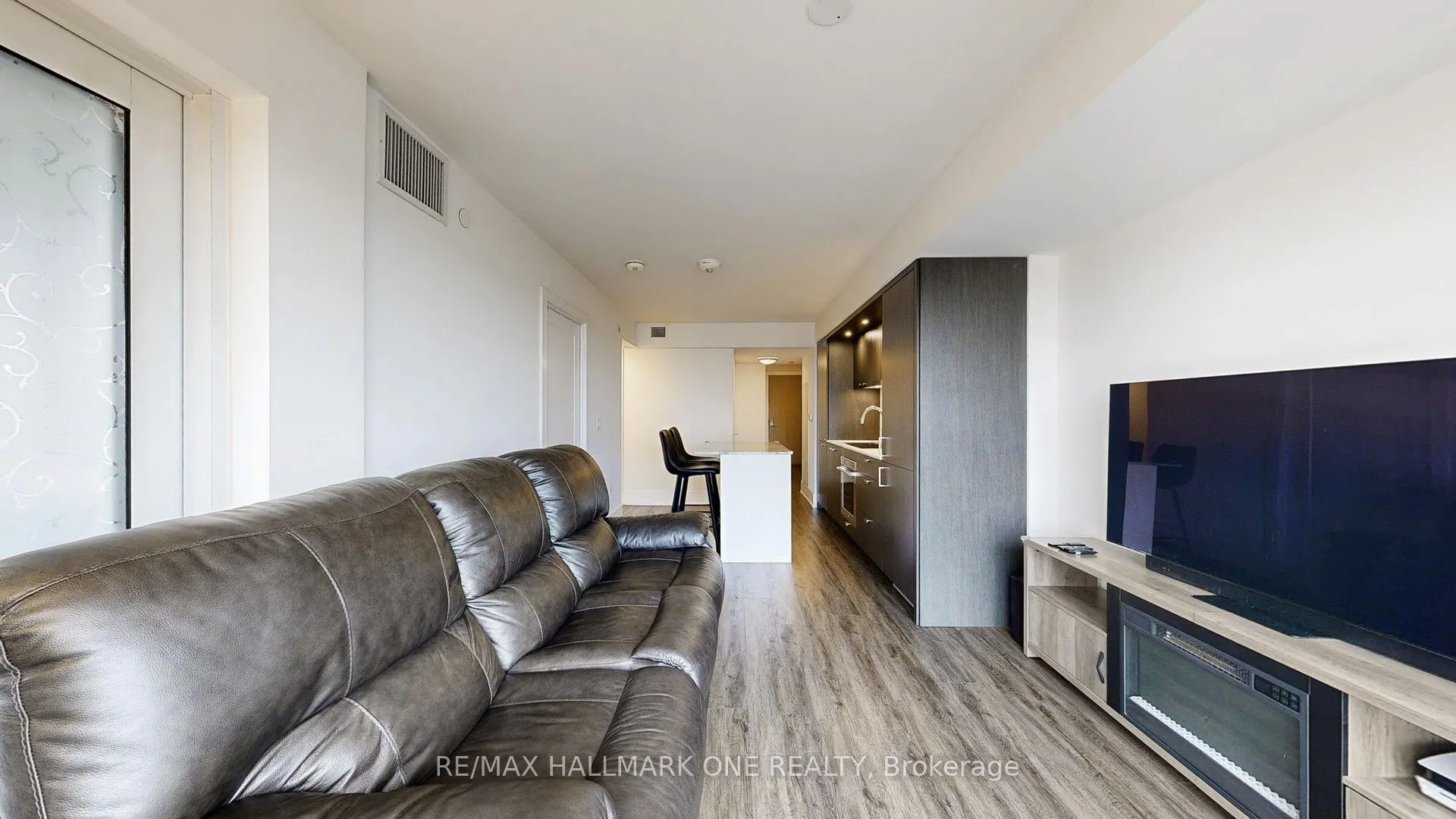 225 Village Green Square, #1801