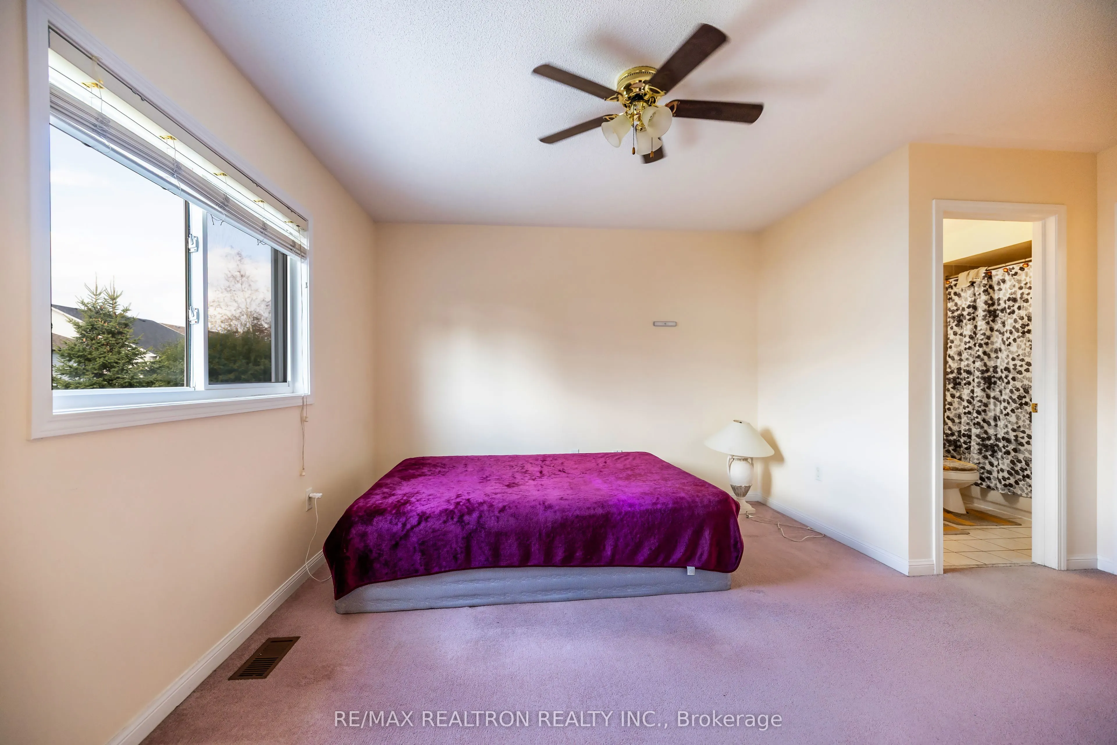 32 Samandria Avenue