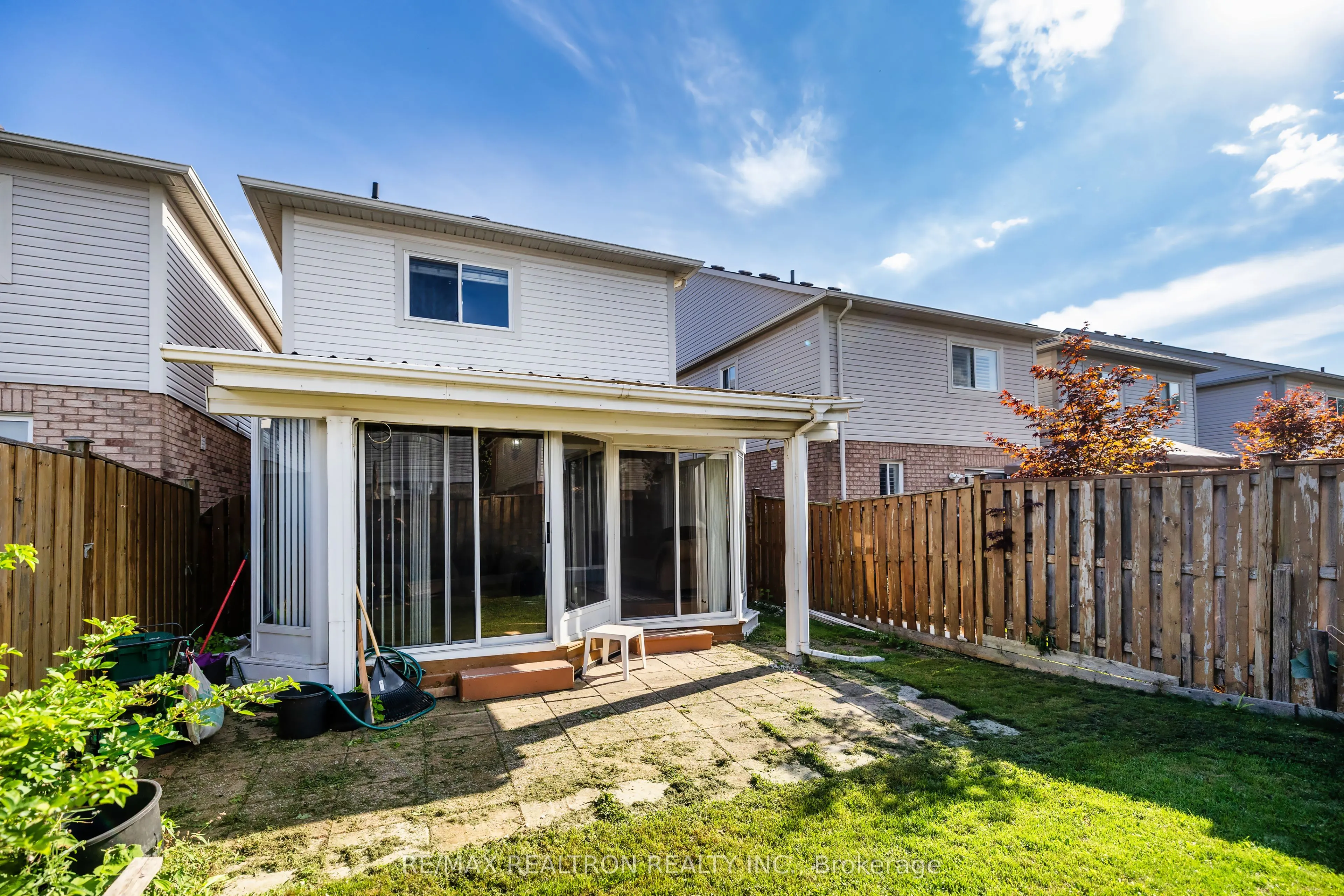 32 Samandria Avenue