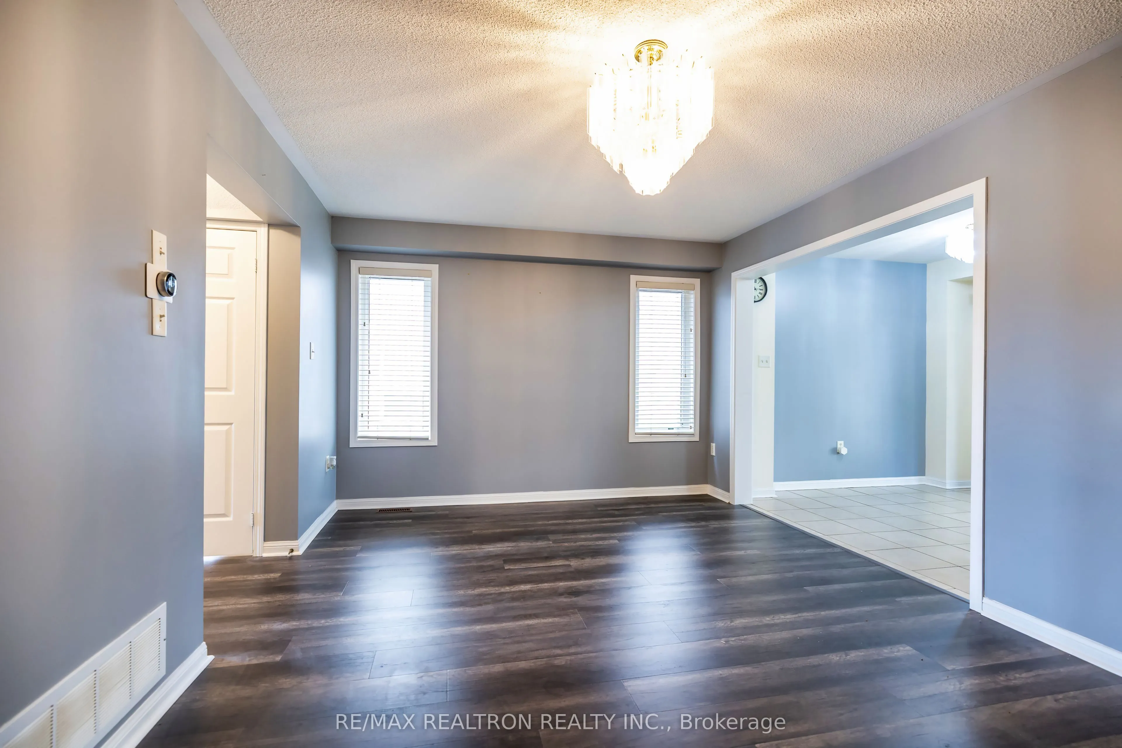 32 Samandria Avenue