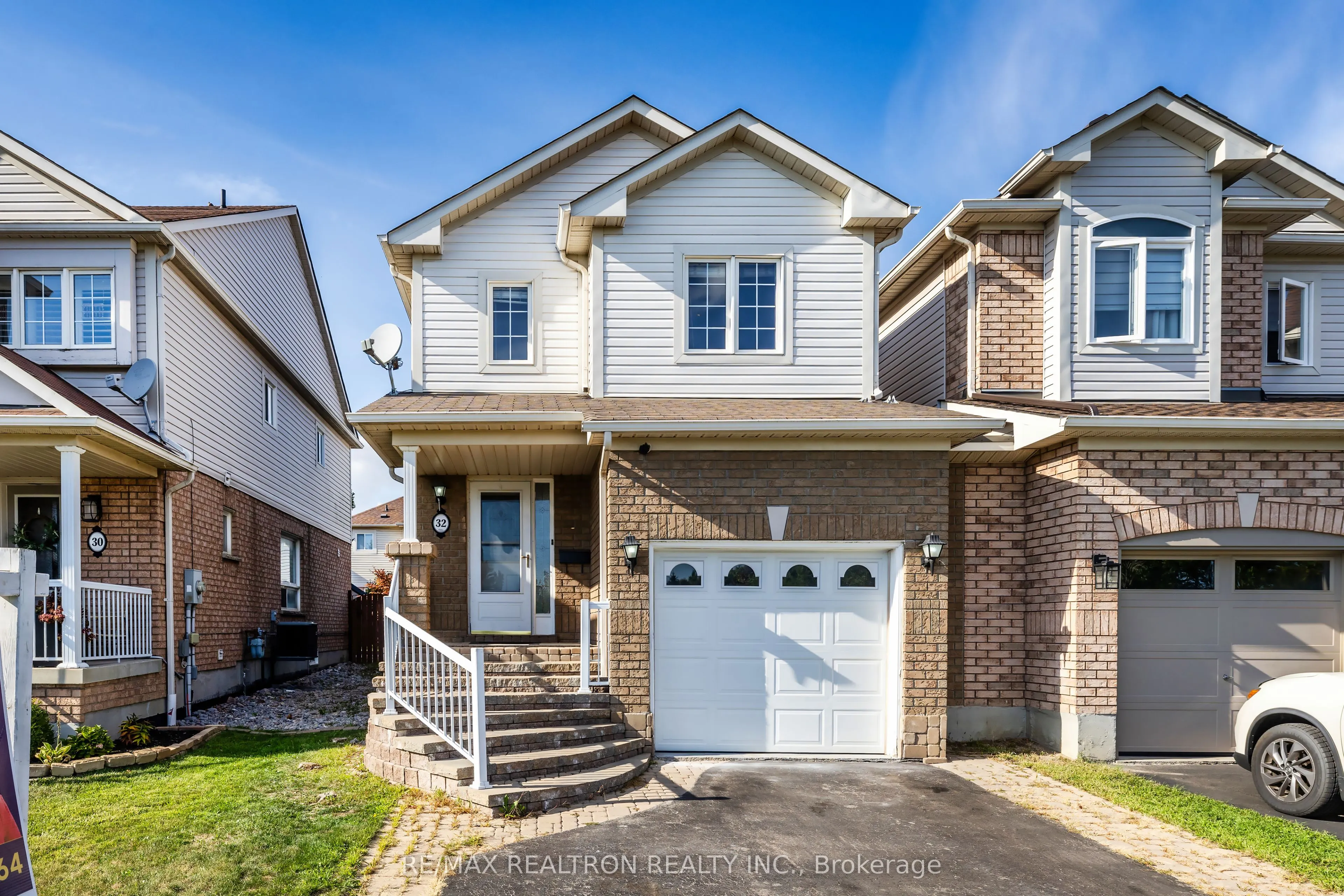 32 Samandria Avenue