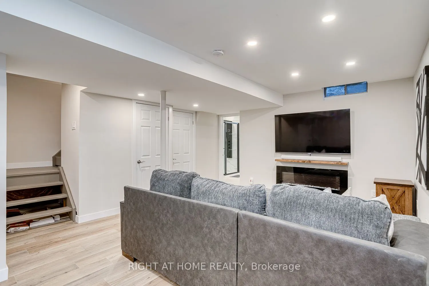 41 Steele Valley Court