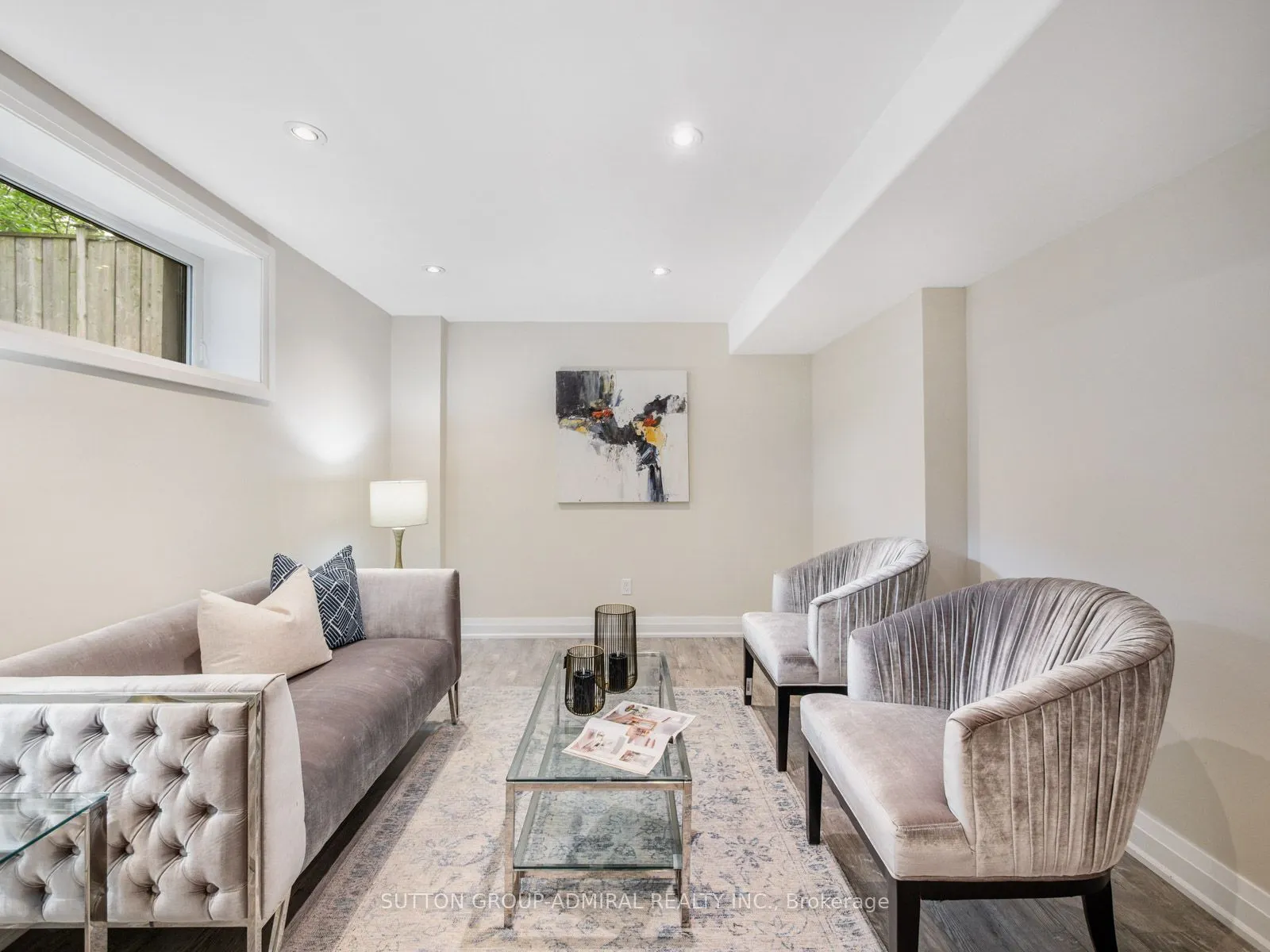1 Dustan Crescent