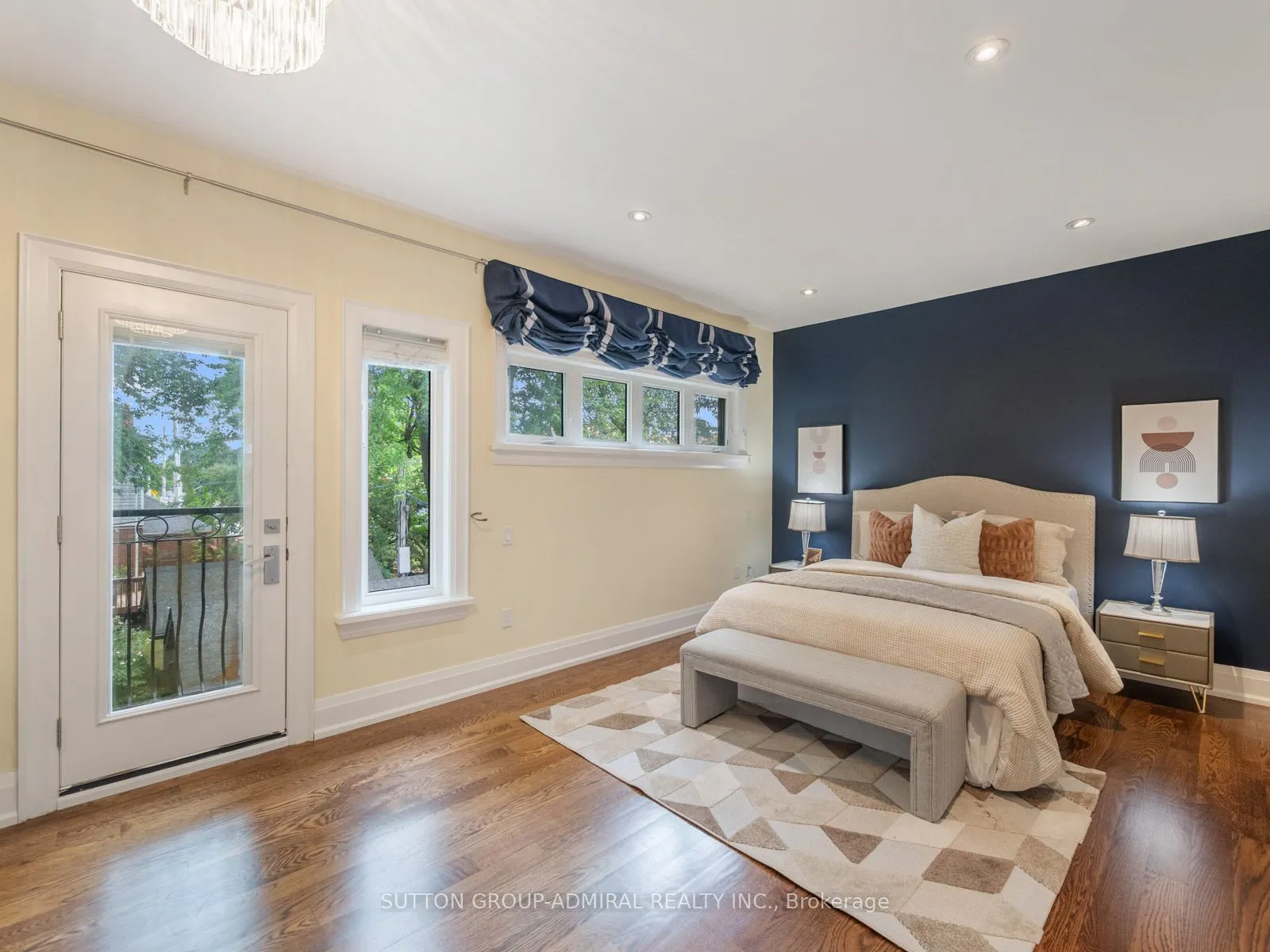 1 Dustan Crescent