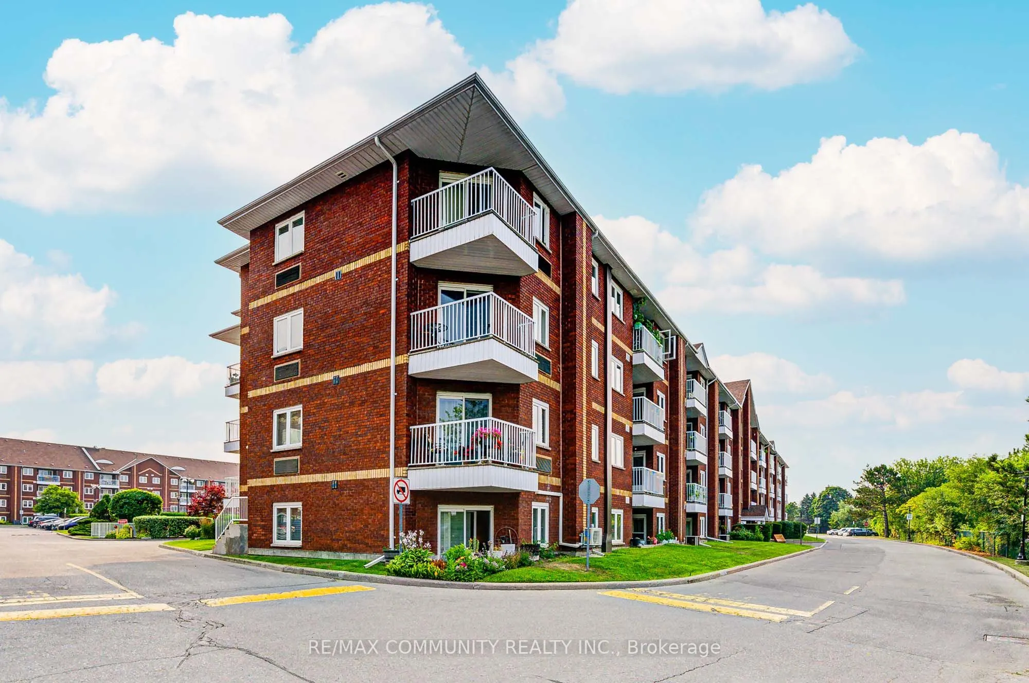 191 Lake Driveway W, #201